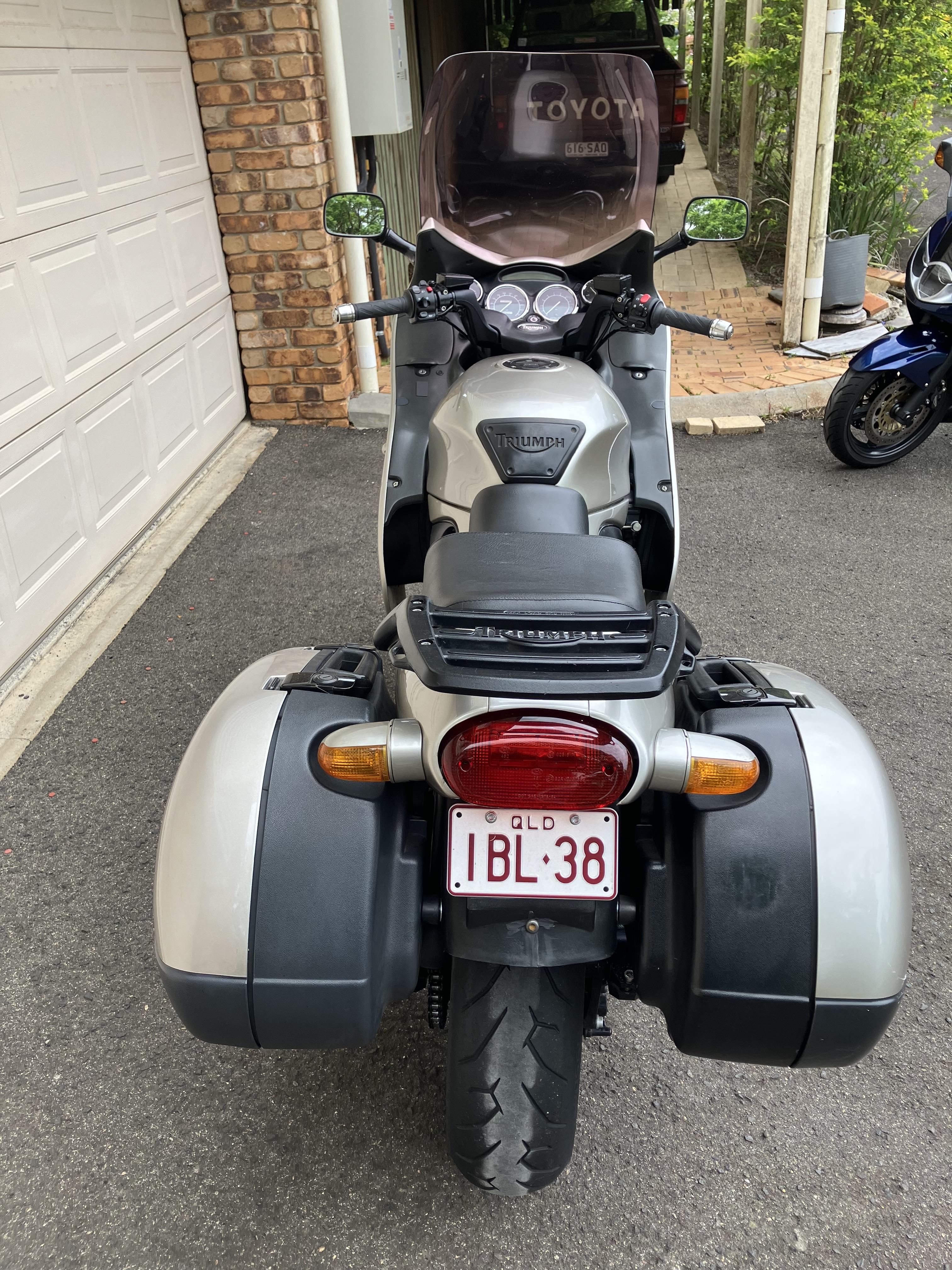 2000 TRIUMPH TROPHY 1200 ROAD