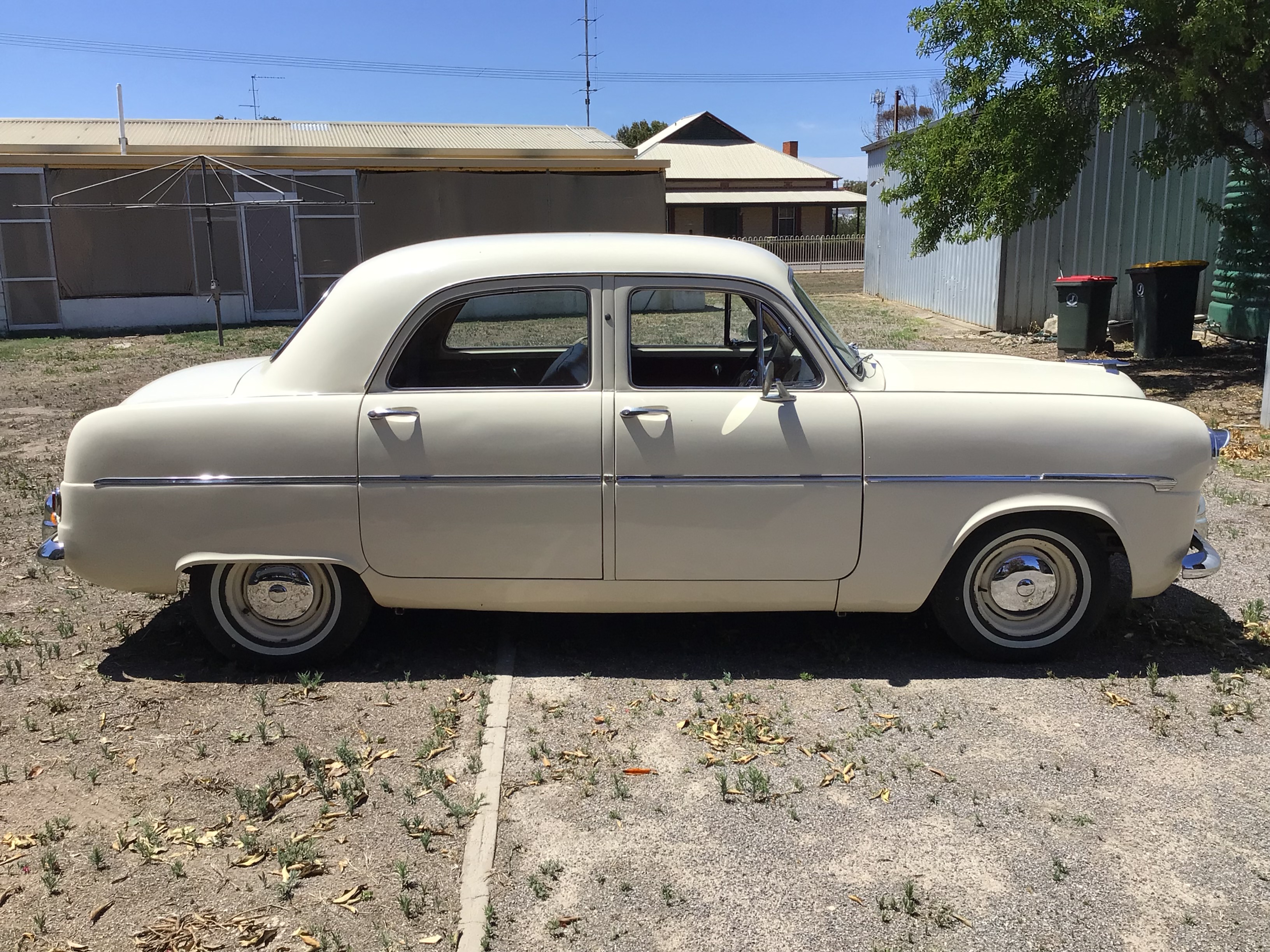 1953 FORD ZEPHYR MK1 CLASSIC MANUAL SEDAN