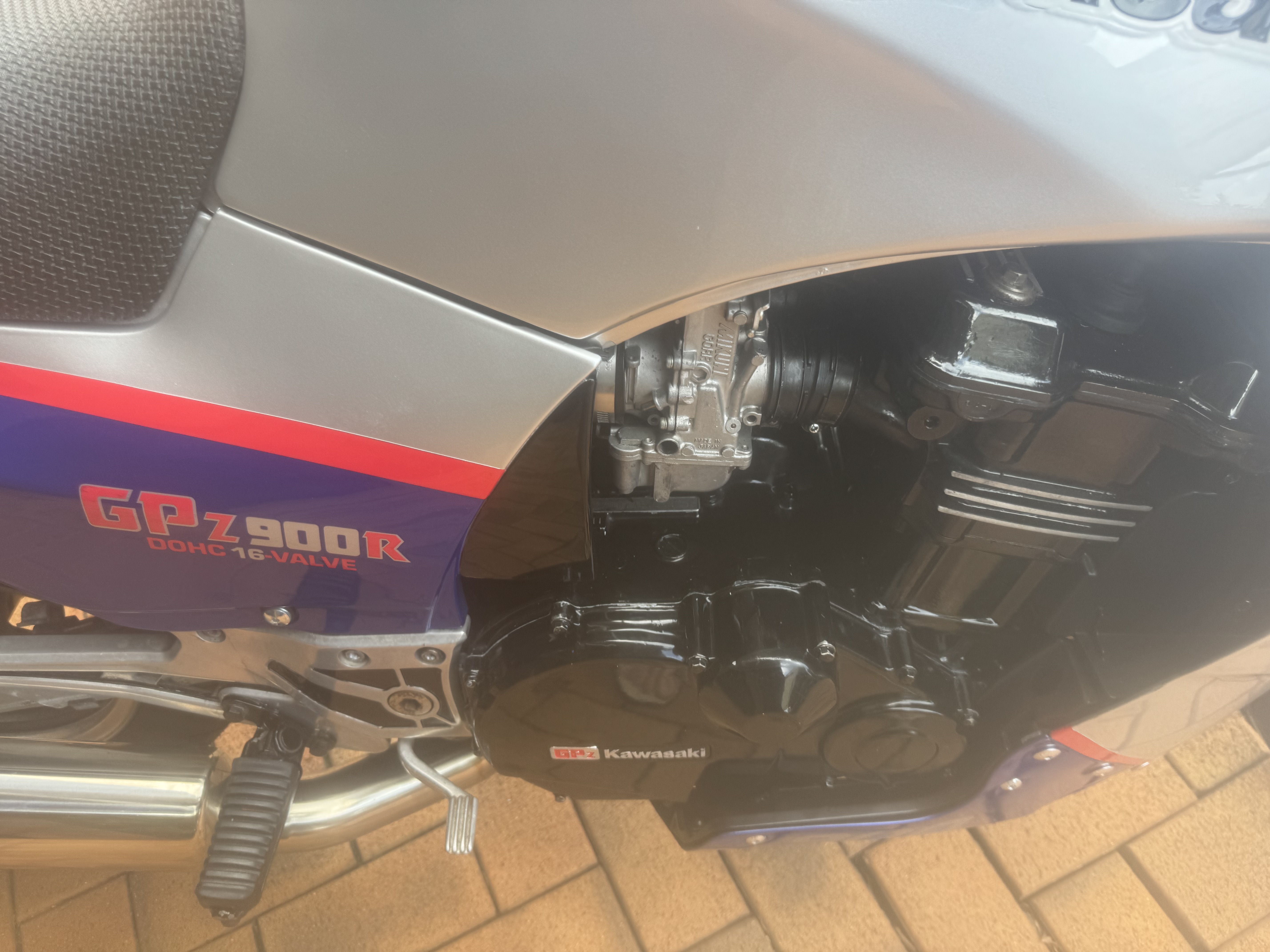 1984 KAWASAKI GPZ900R ROAD