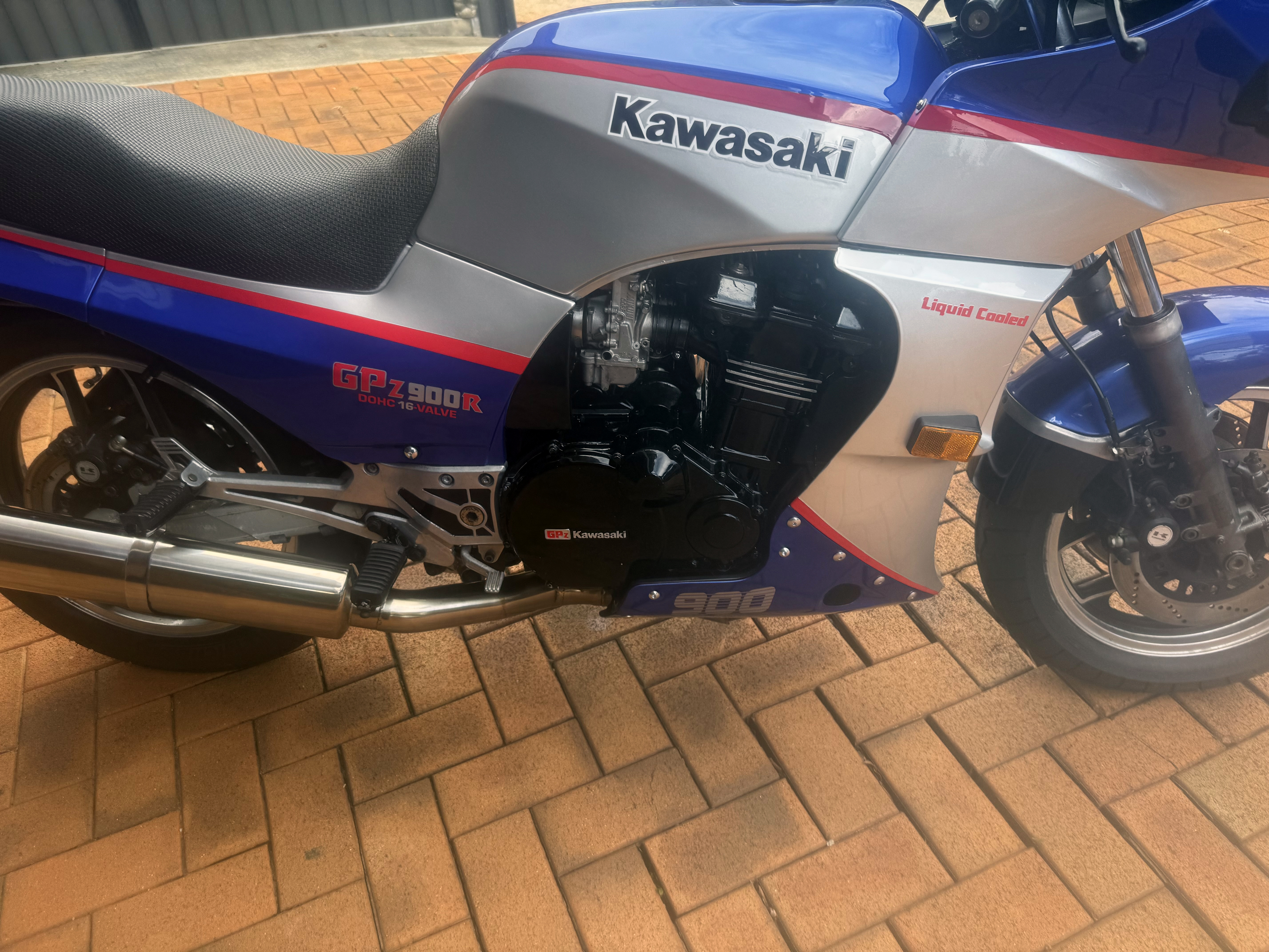 1984 KAWASAKI GPZ900R ROAD
