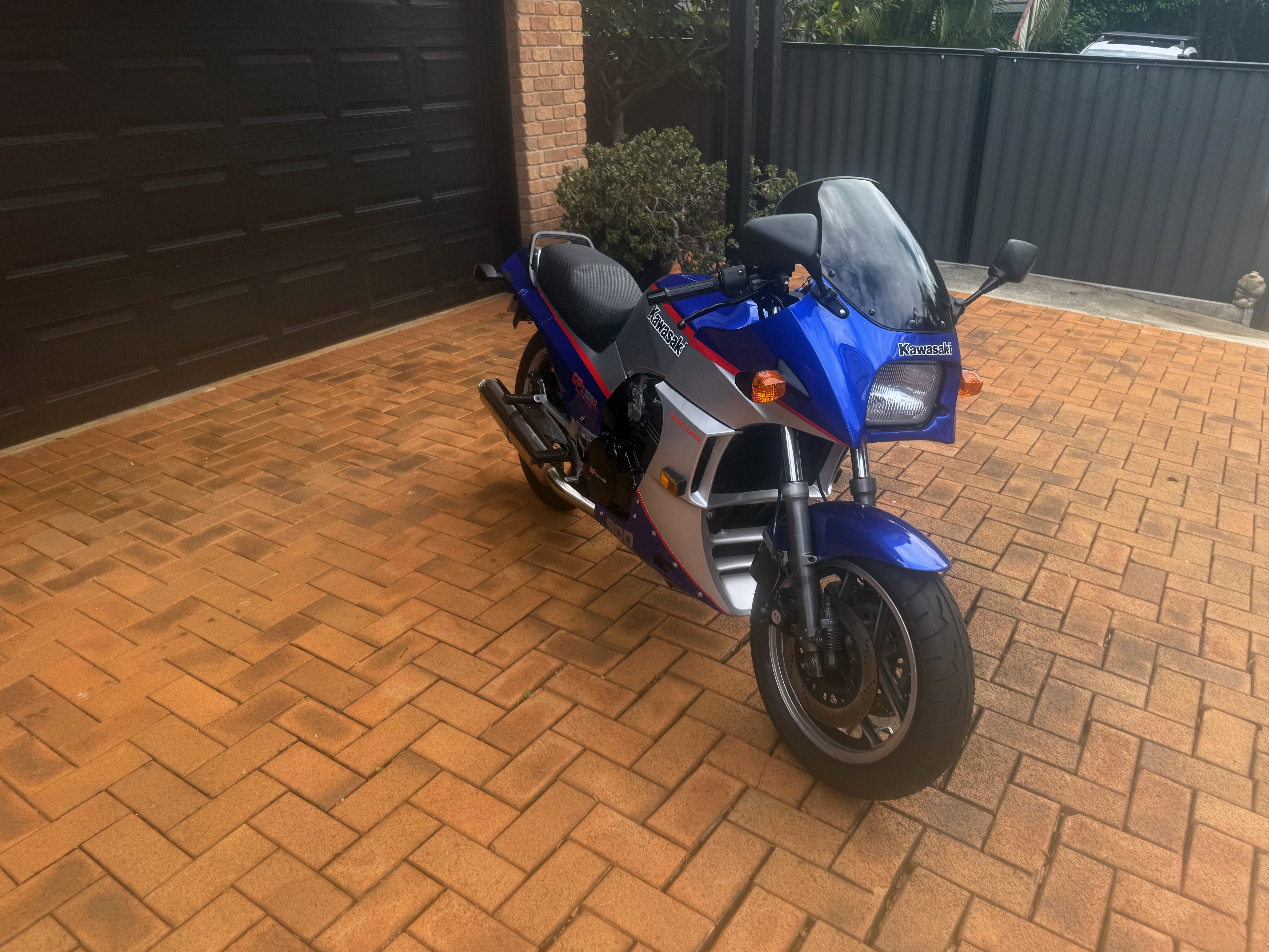 1984 KAWASAKI GPZ900R ROAD
