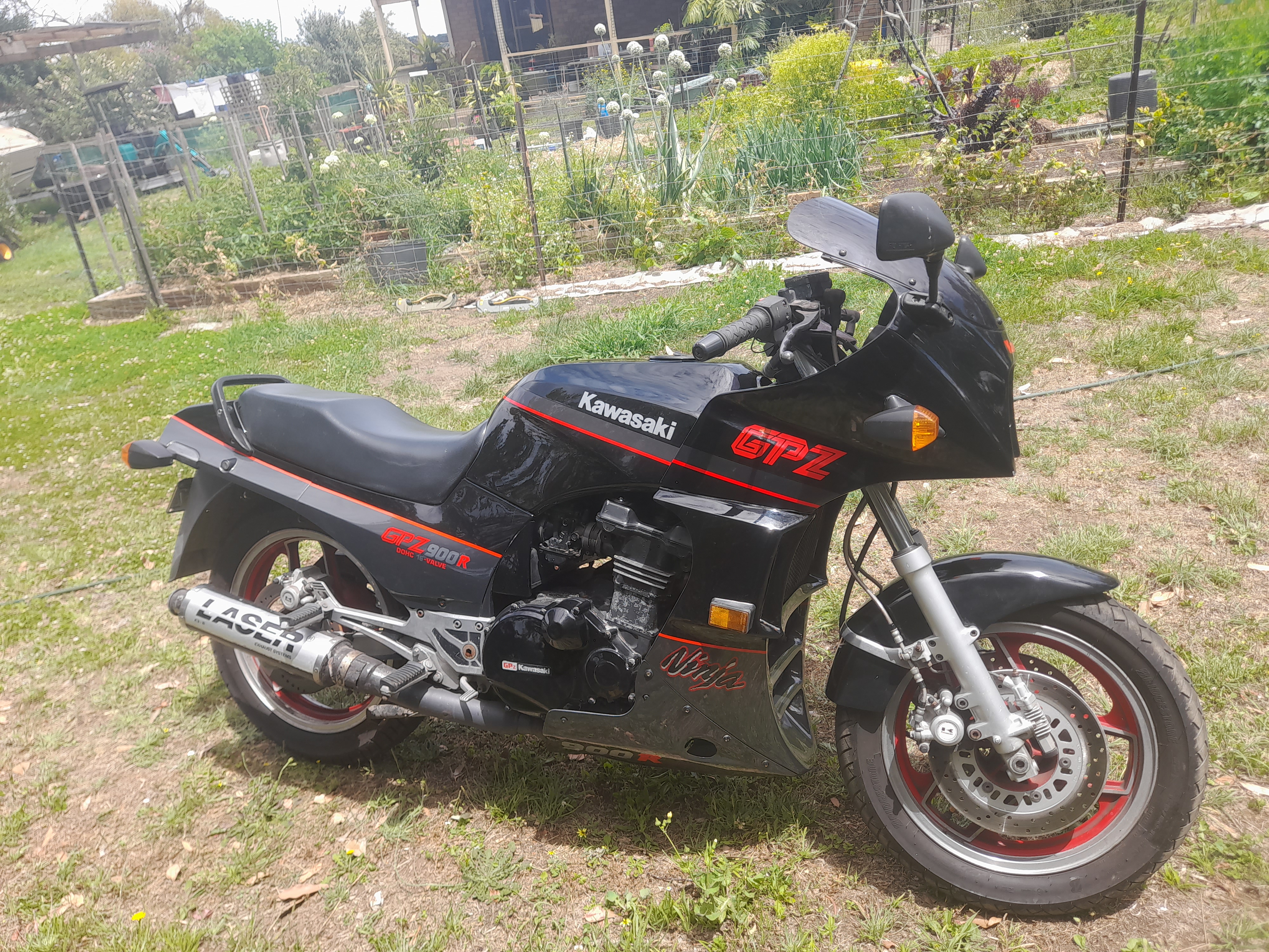 1989 KAWASAKI GPZ900R ROAD