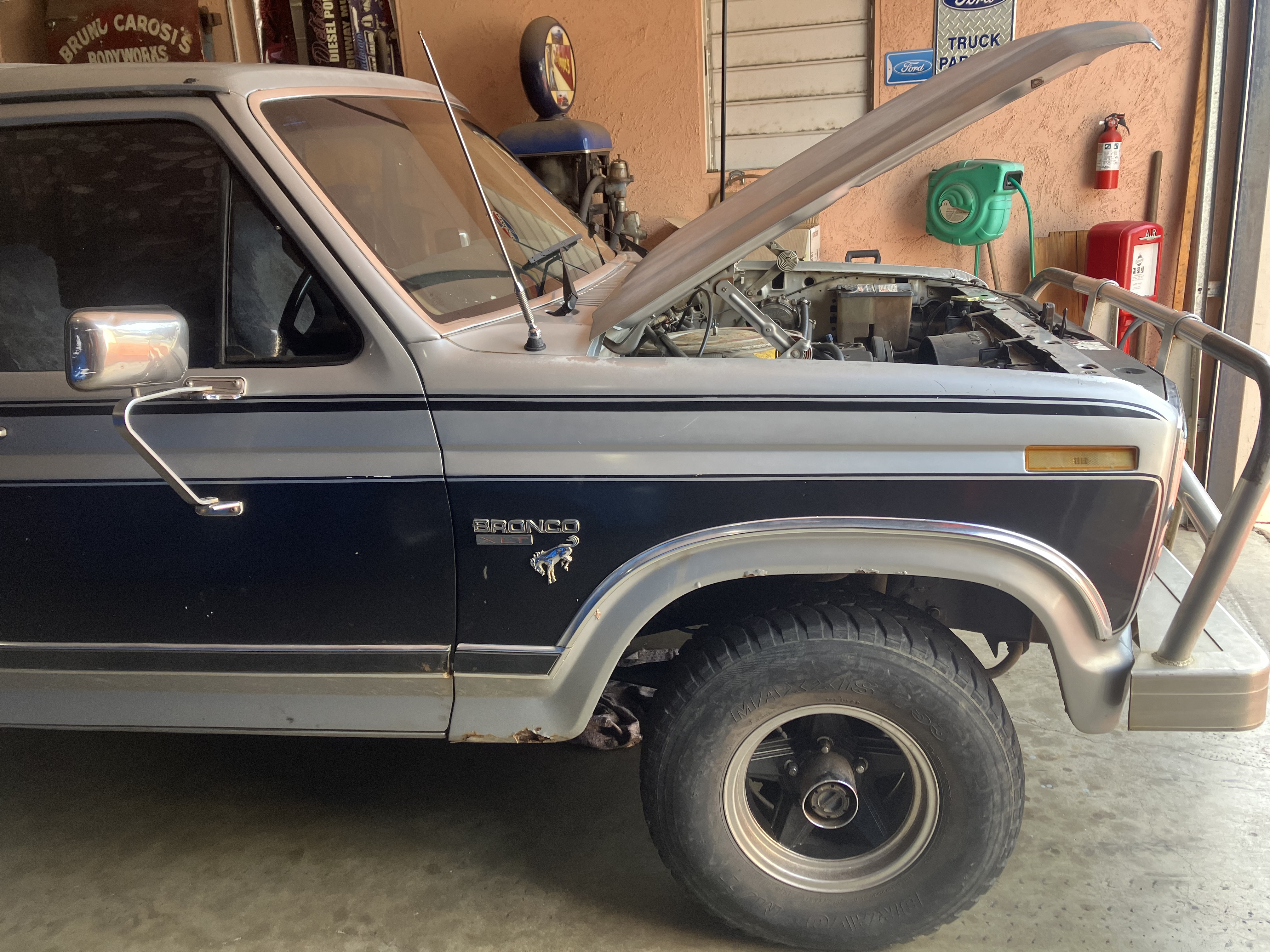 1985 FORD BRONCO WAGON