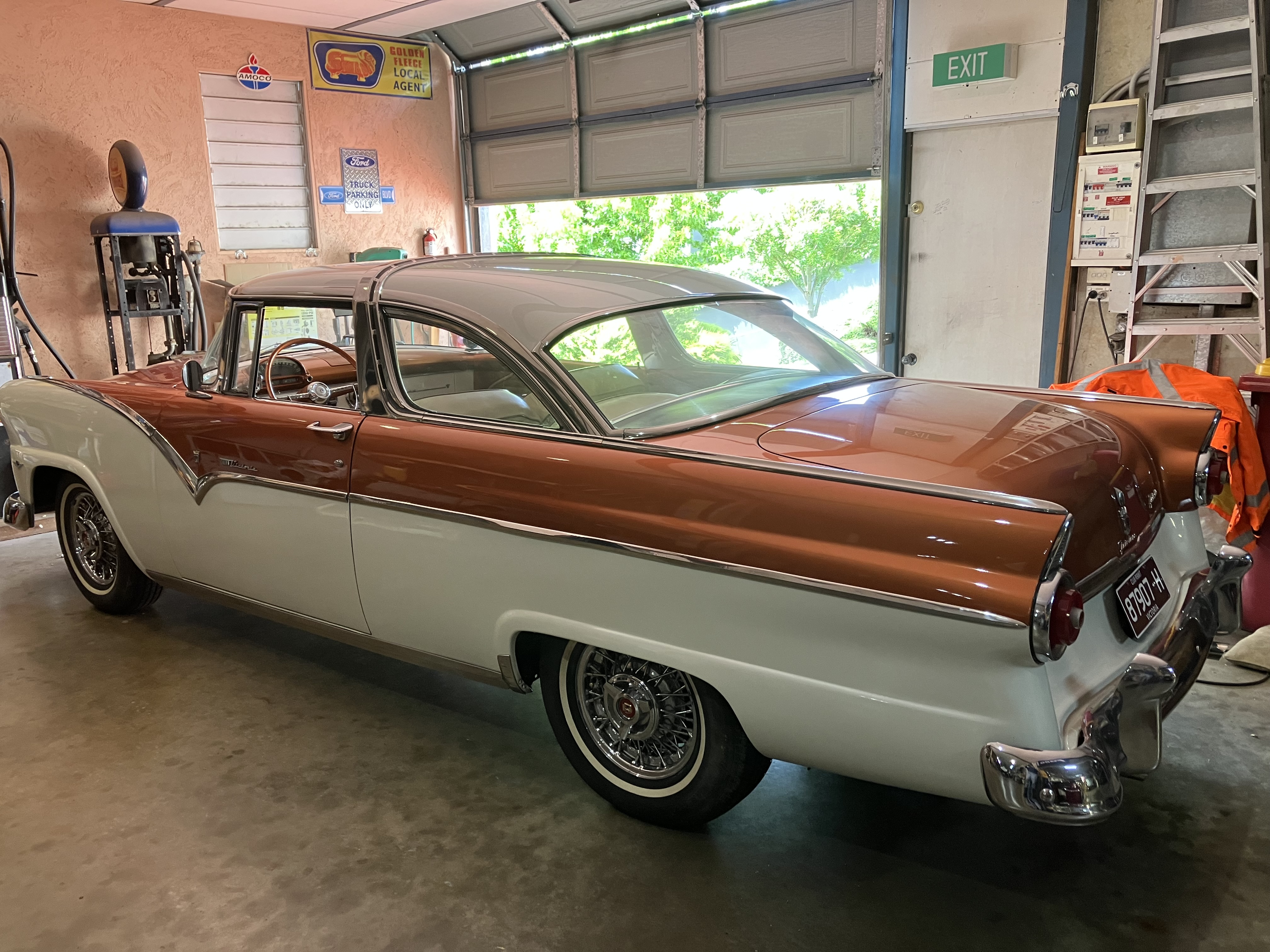 1955 FORD CROWN VICTORIA SEDAN