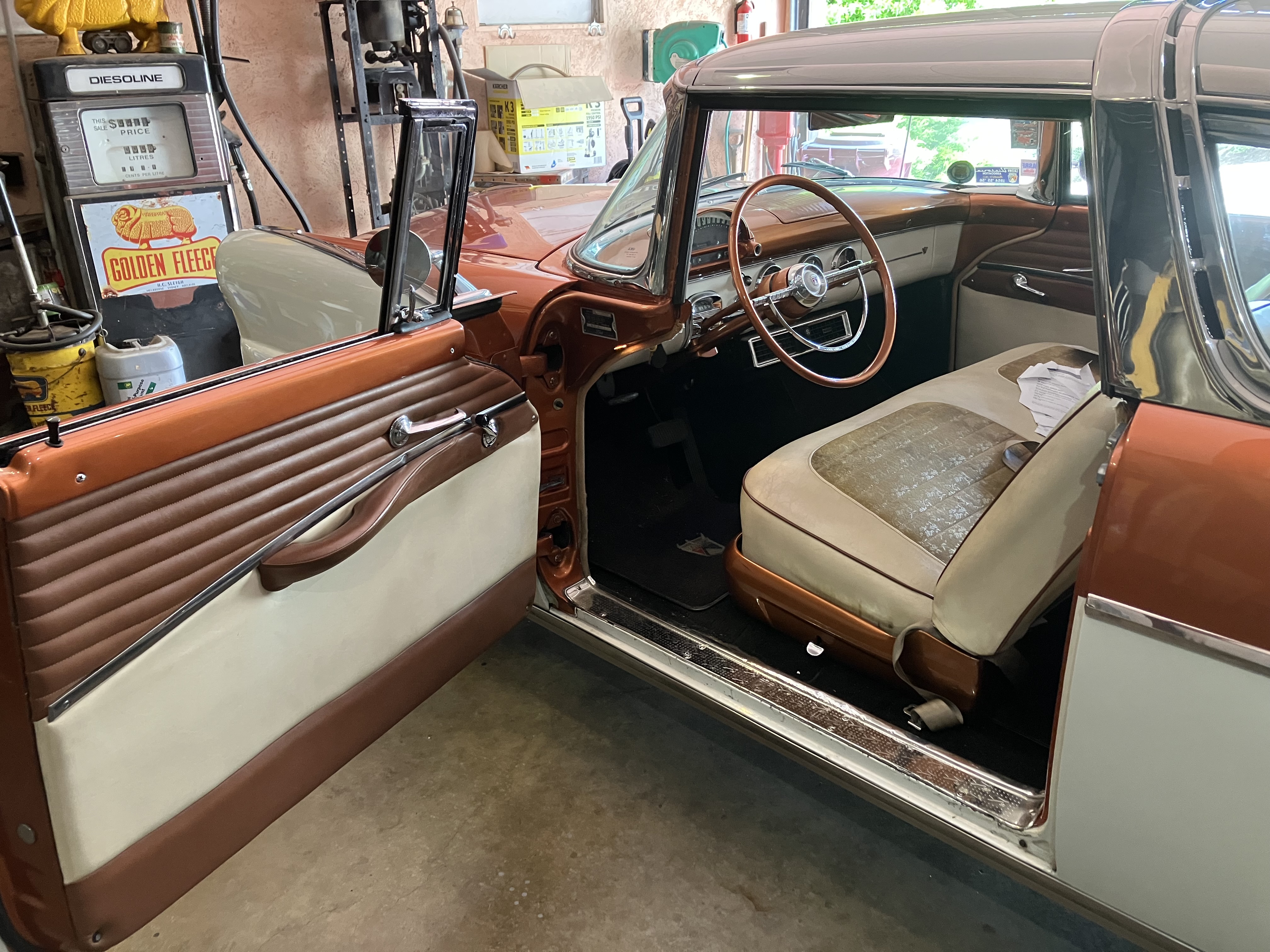1955 FORD CROWN VICTORIA SEDAN