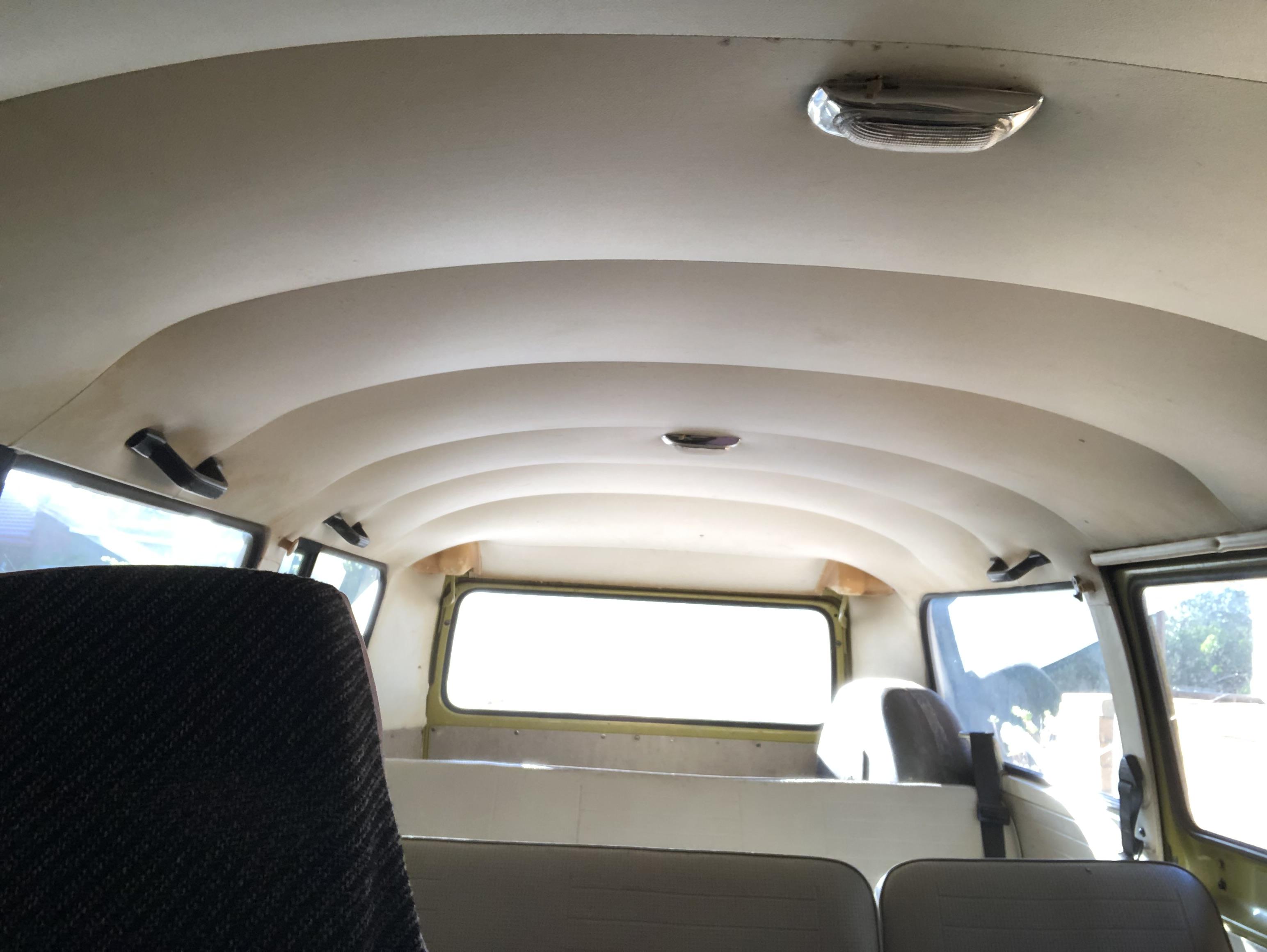 1976 VOLKSWAGEN KOMBI 4 SP MANUAL VAN