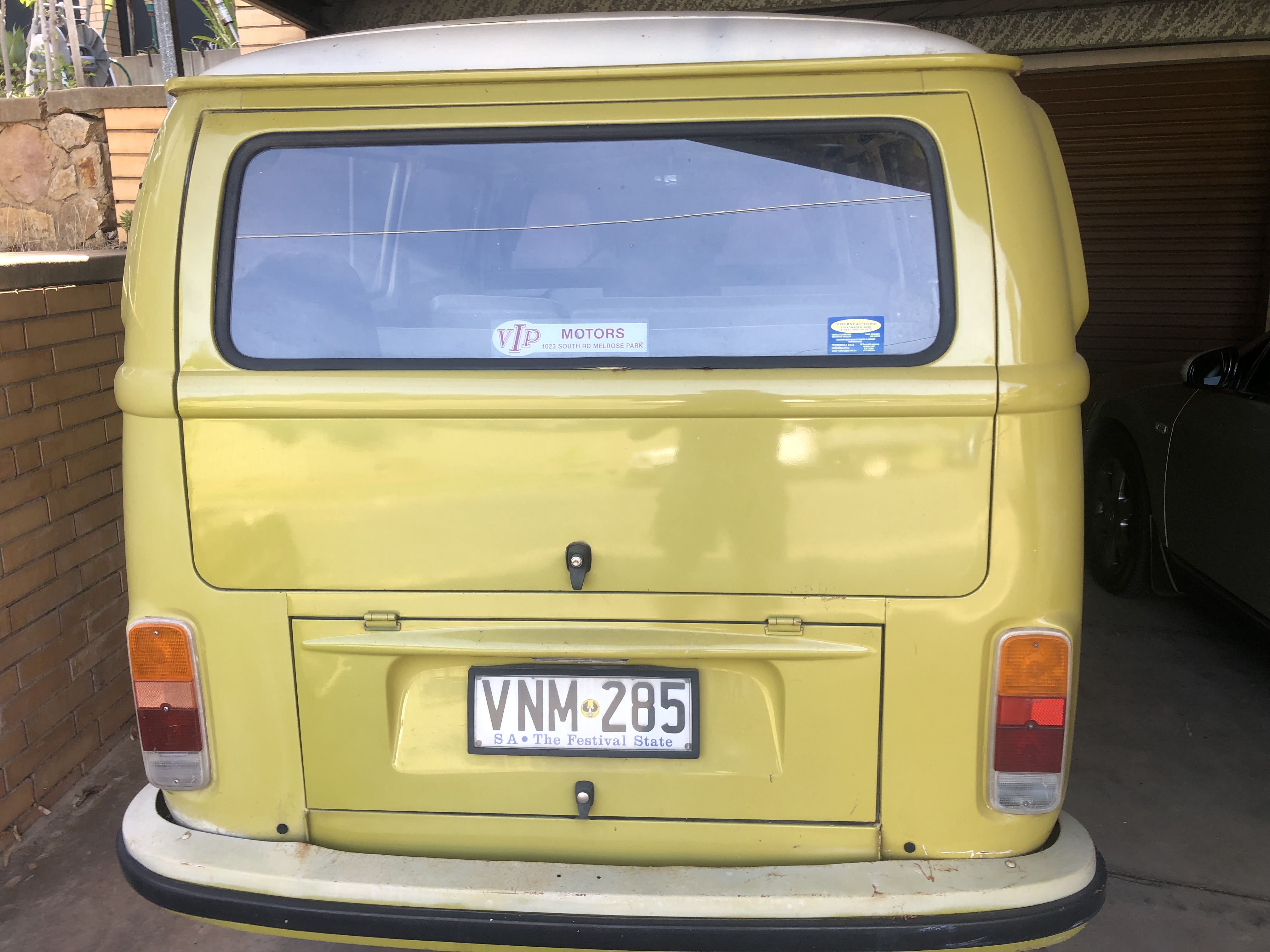 1976 VOLKSWAGEN KOMBI 4 SP MANUAL VAN