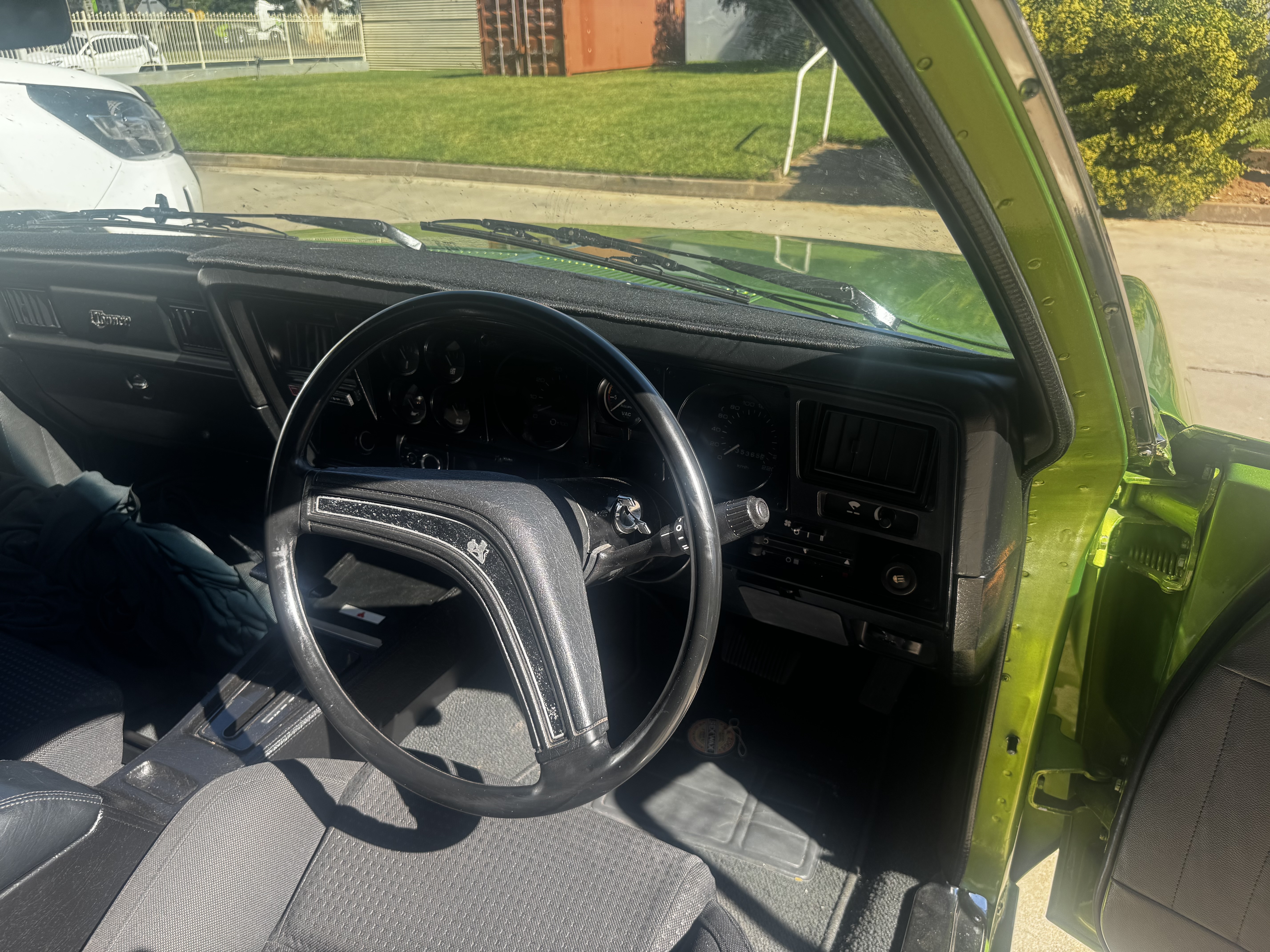 1977 HOLDEN HOLDEN HZ 1000KG 2M 3 SP MANUAL TRAY