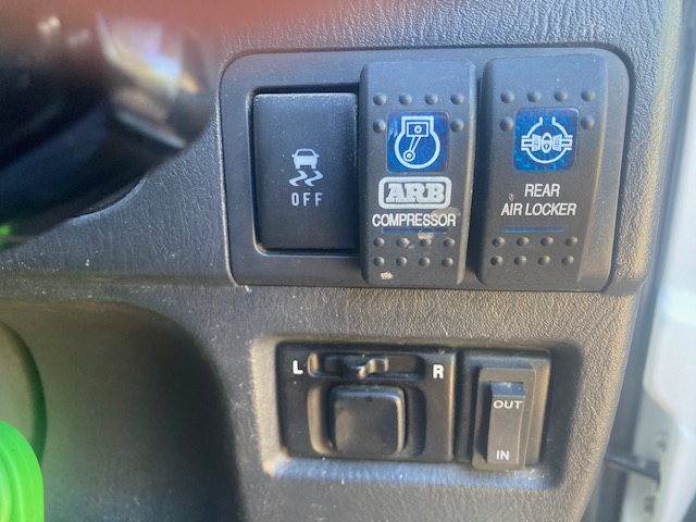 2014 SUZUKI JIMNY MY15 5 SP MANUAL 4x4 2D WAGON