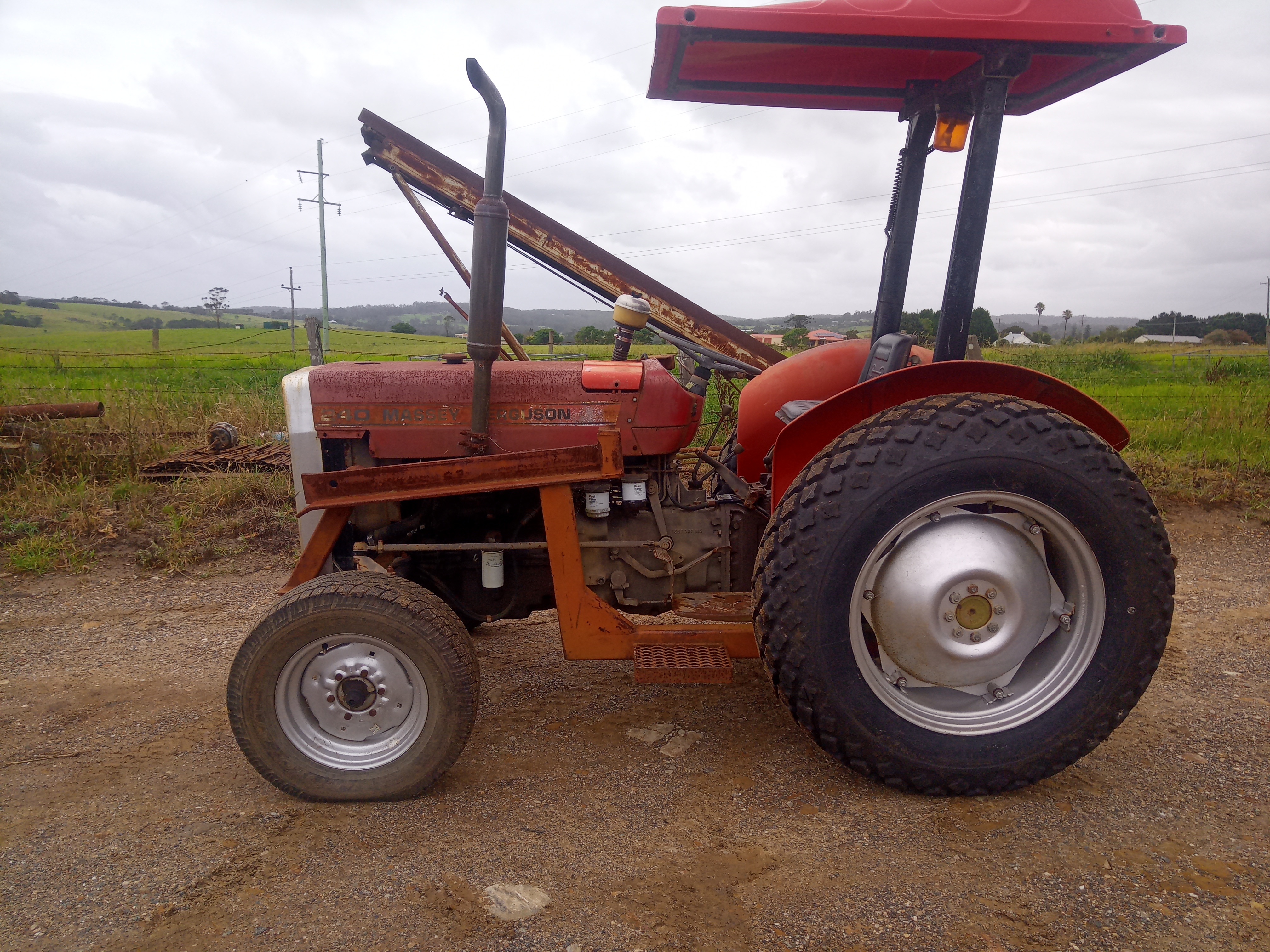 MASSEY FERGUSON TRACTOR & SMOOTH DRUM COMPACTING ROLLER