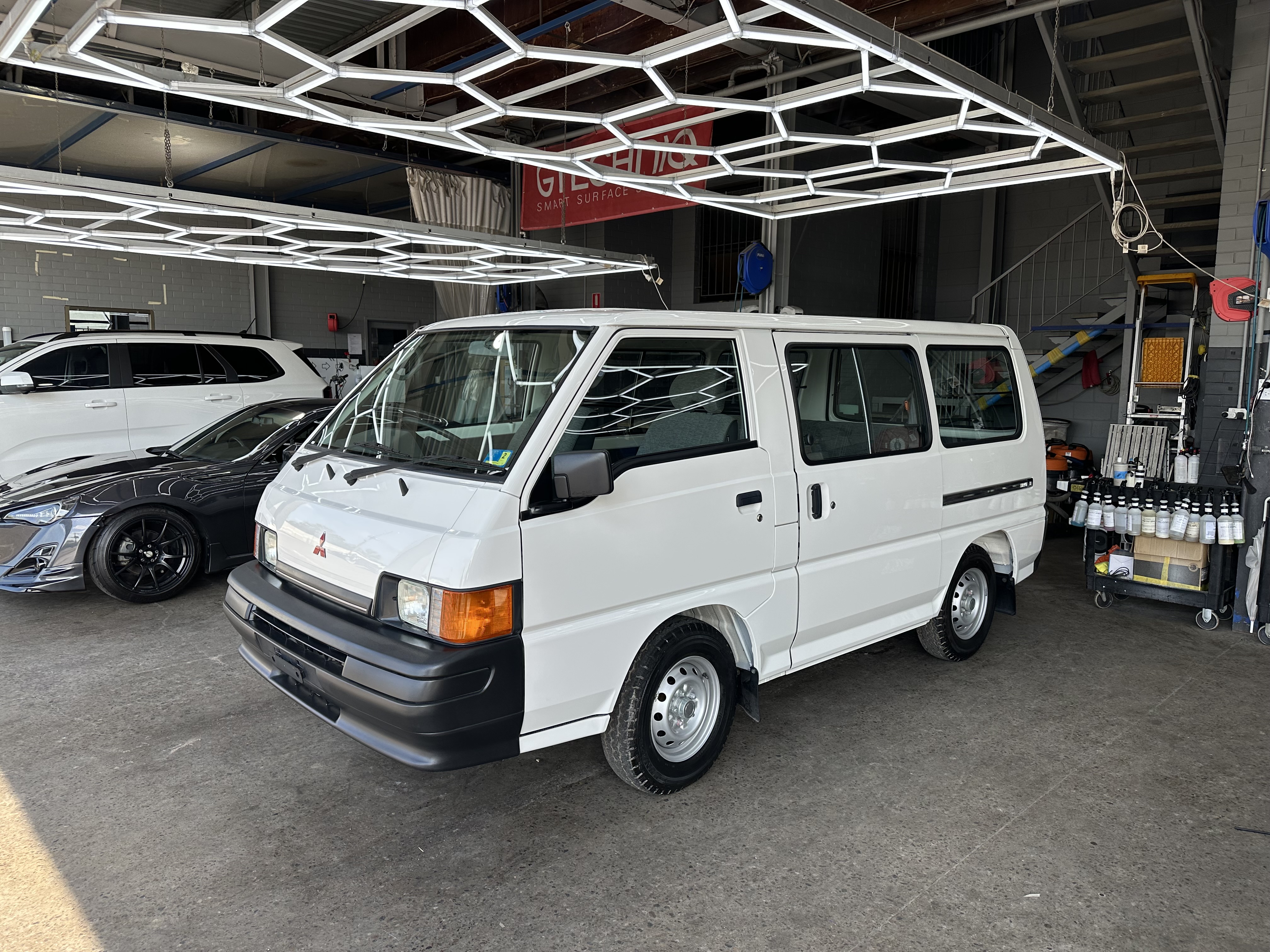 1999 MITSUBISHI EXPRESS SJ SWB 5 SP MANUAL WINDOW VAN