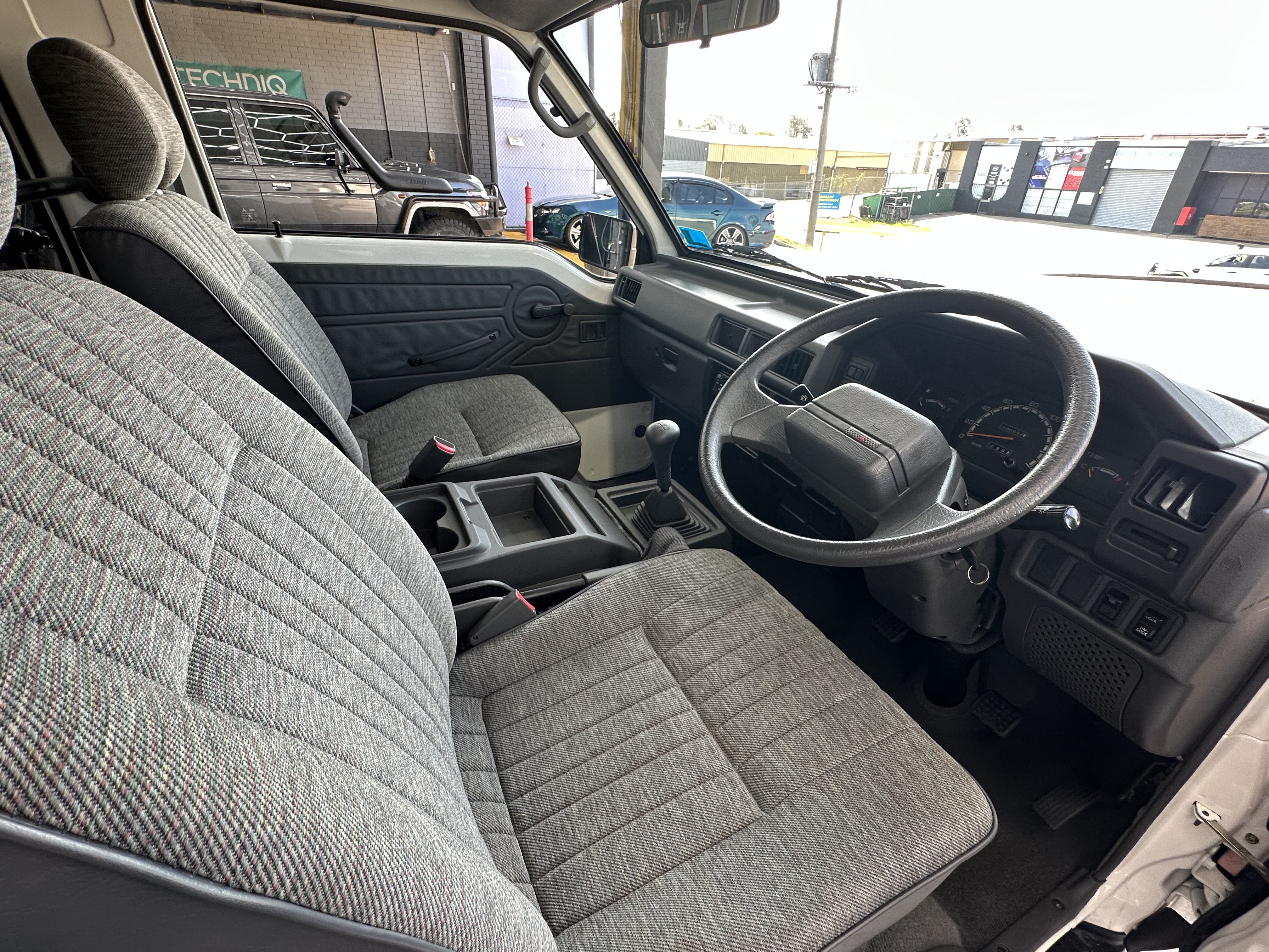 1999 MITSUBISHI EXPRESS SJ SWB 5 SP MANUAL WINDOW VAN