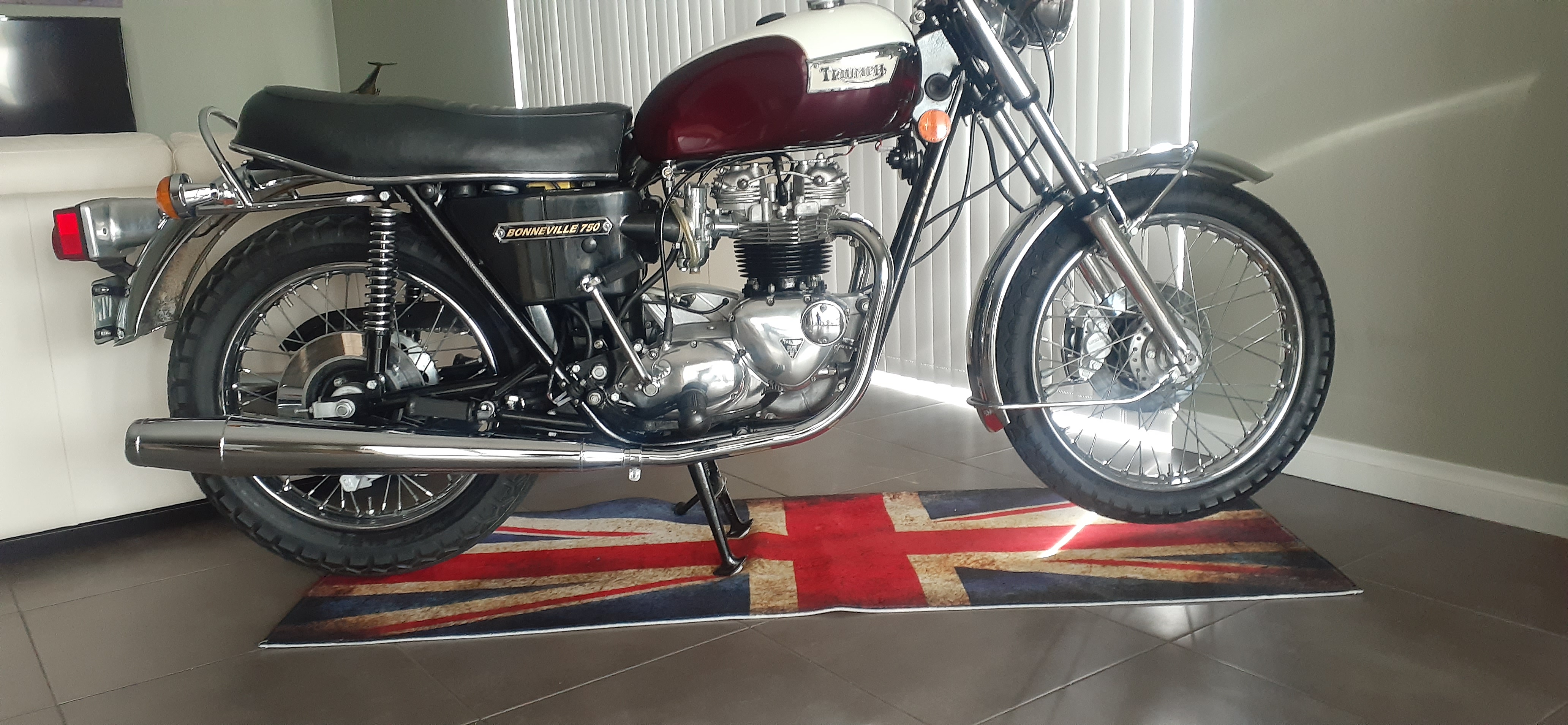 1976 TRIUMPH BONNEVILLE T140V ROAD 