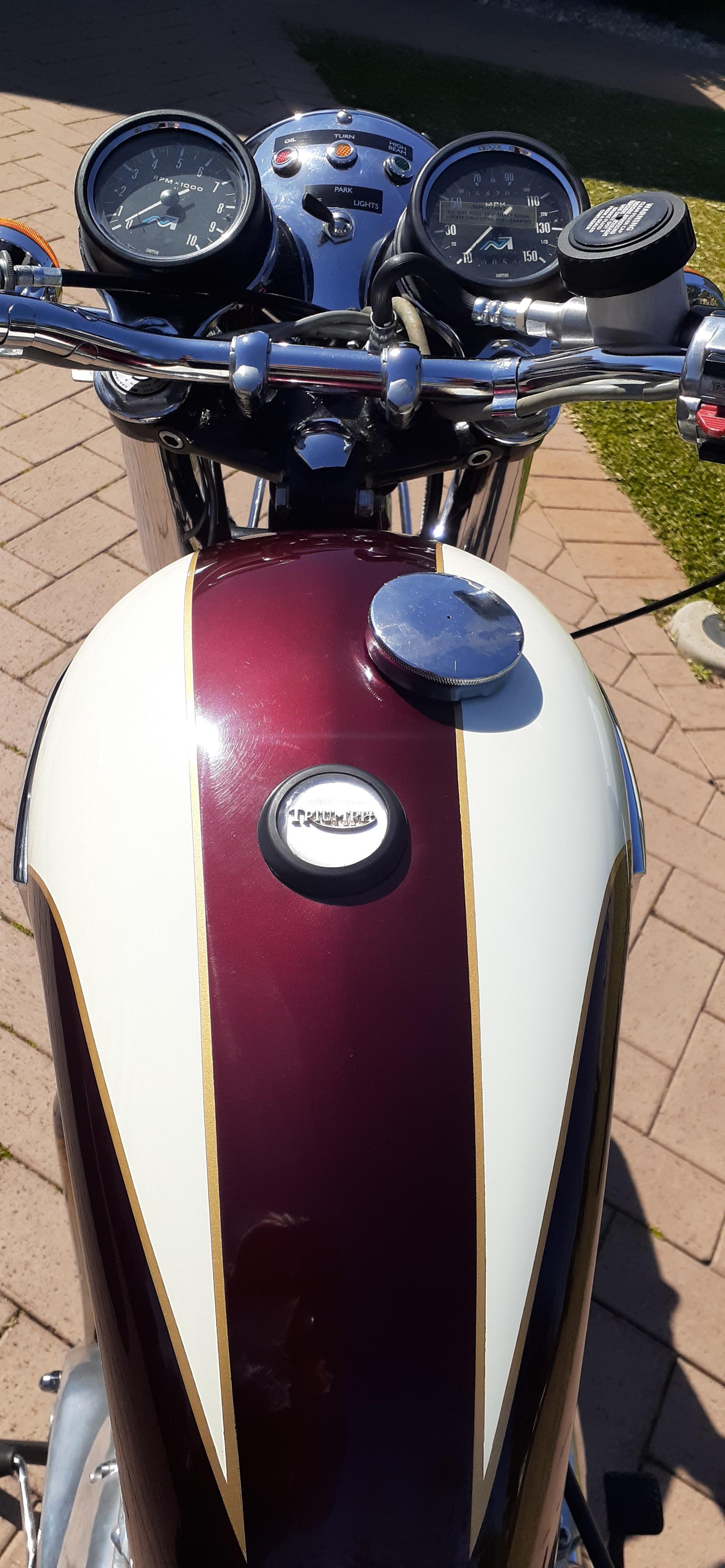 1976 TRIUMPH BONNEVILLE T140V ROAD 