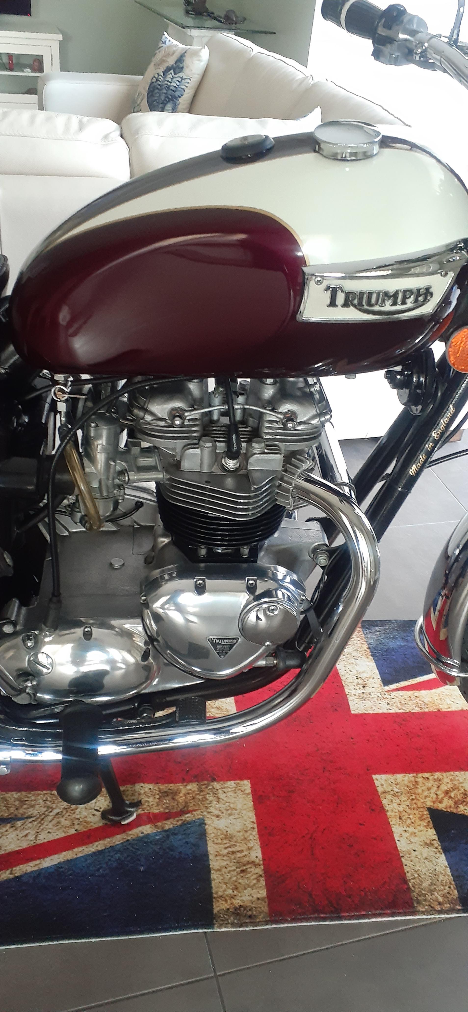 1976 TRIUMPH BONNEVILLE T140V ROAD 
