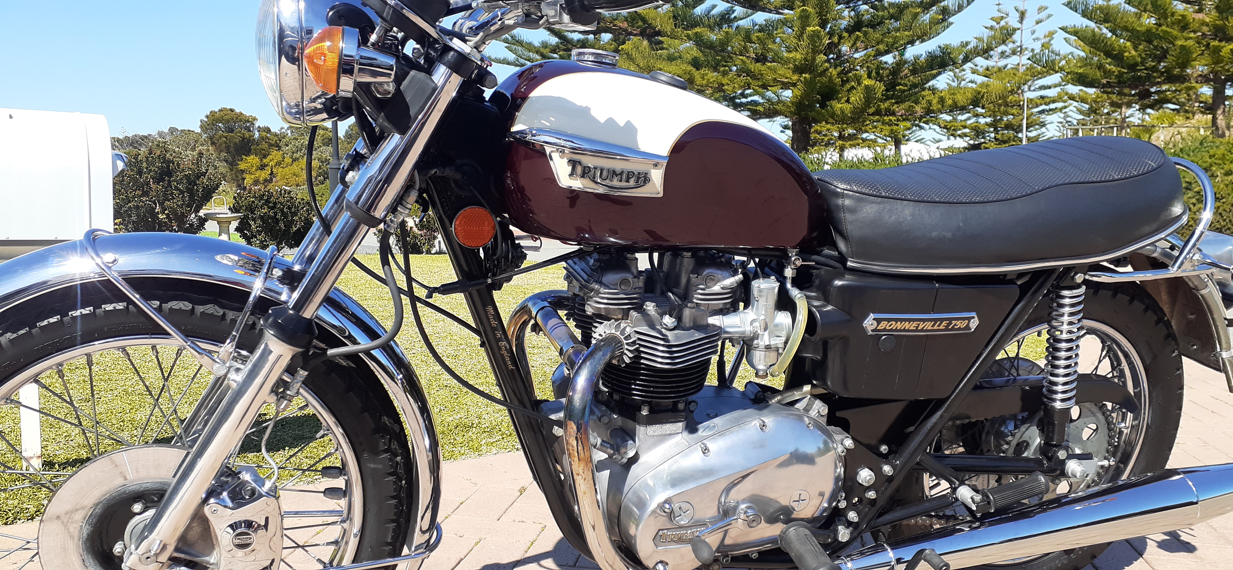 1976 TRIUMPH BONNEVILLE T140V ROAD 