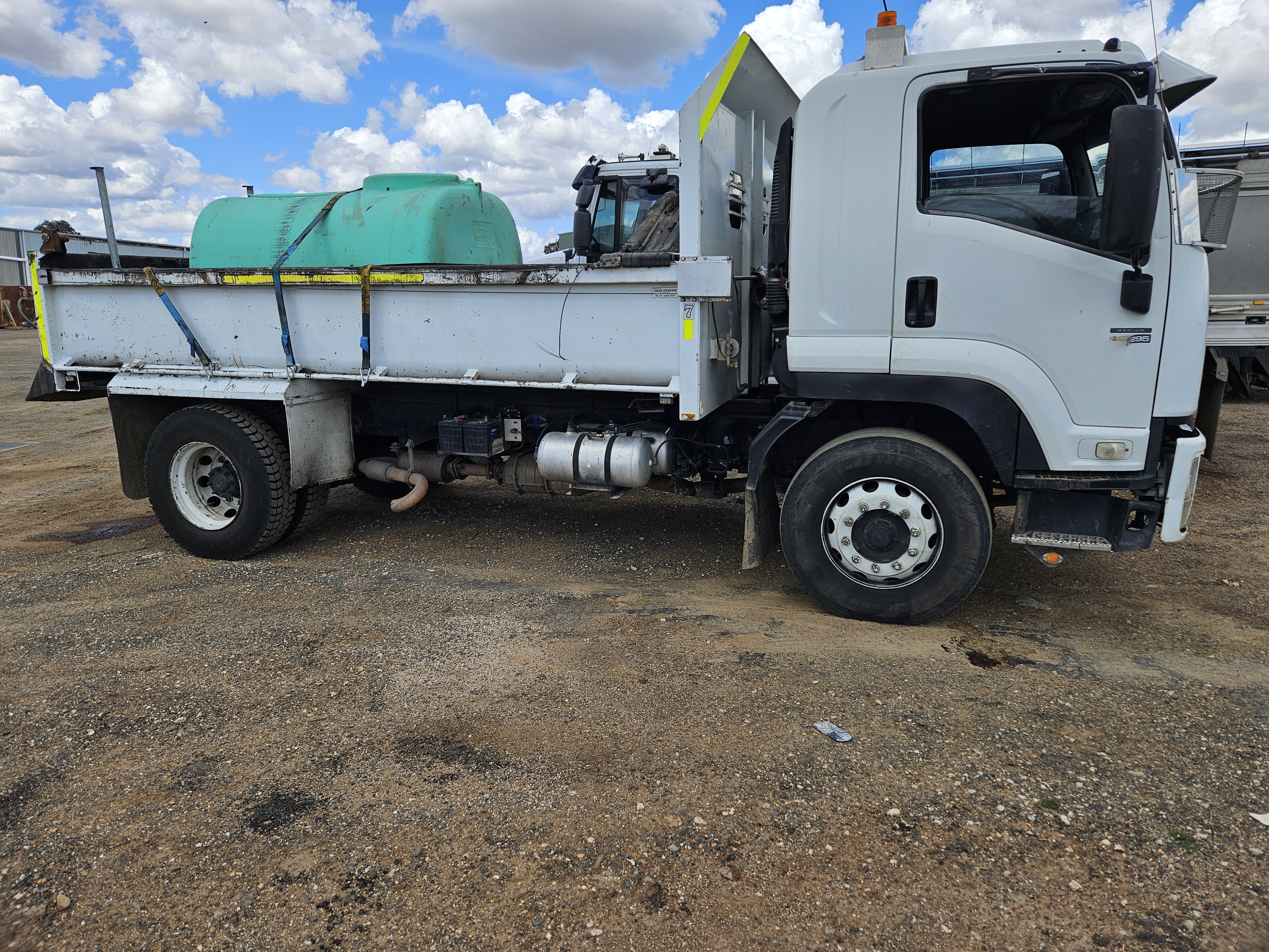 2008 ISUZU FVR FH 1000 TIPPER
