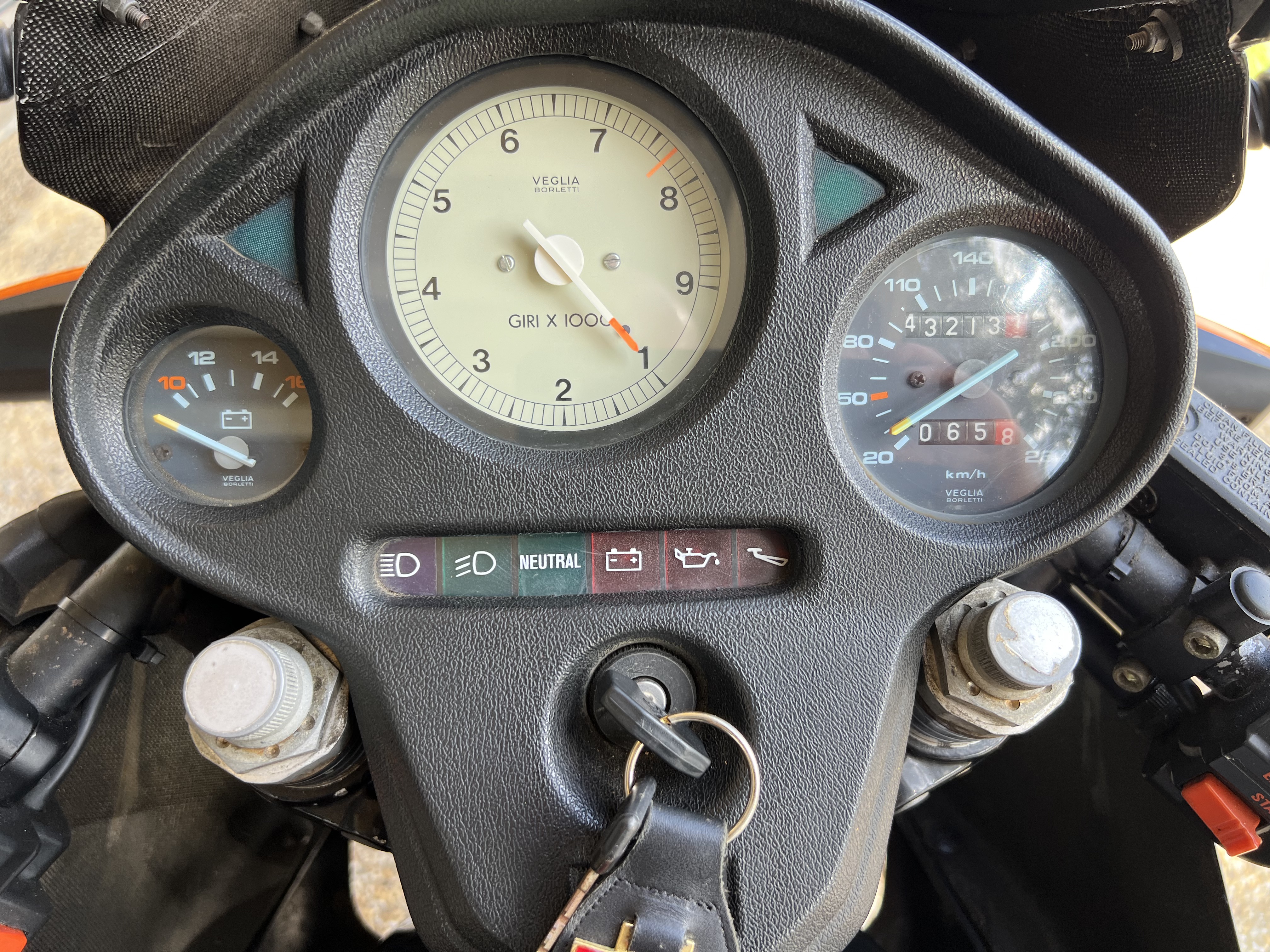 1989 MOTO GUZZI 1000 LE MANS MARK V SPORTS