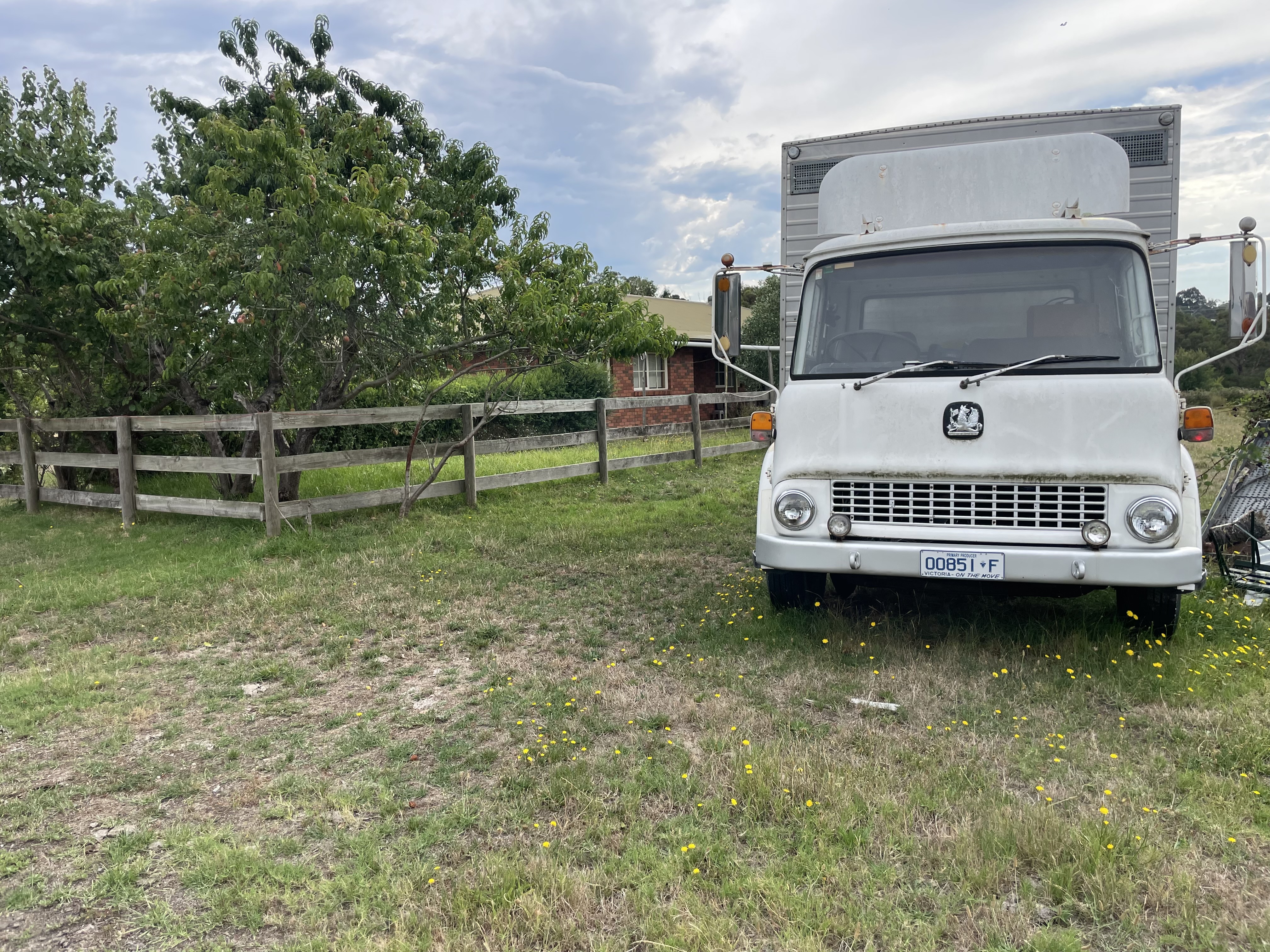 1975 BEDFORD TK BOX CATTLE TRUCK