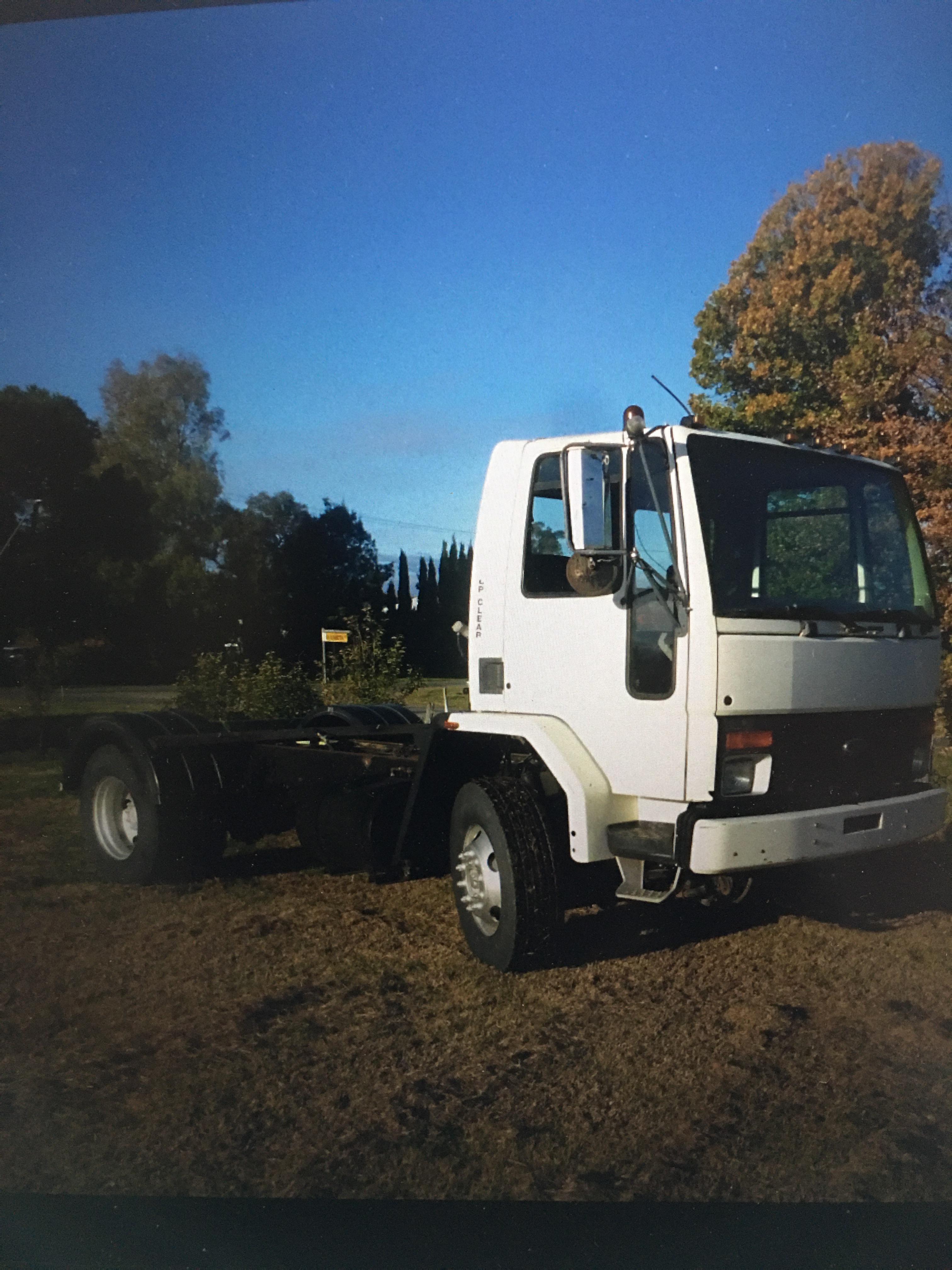 1997 FORD CARGO CAB CHASSIS 