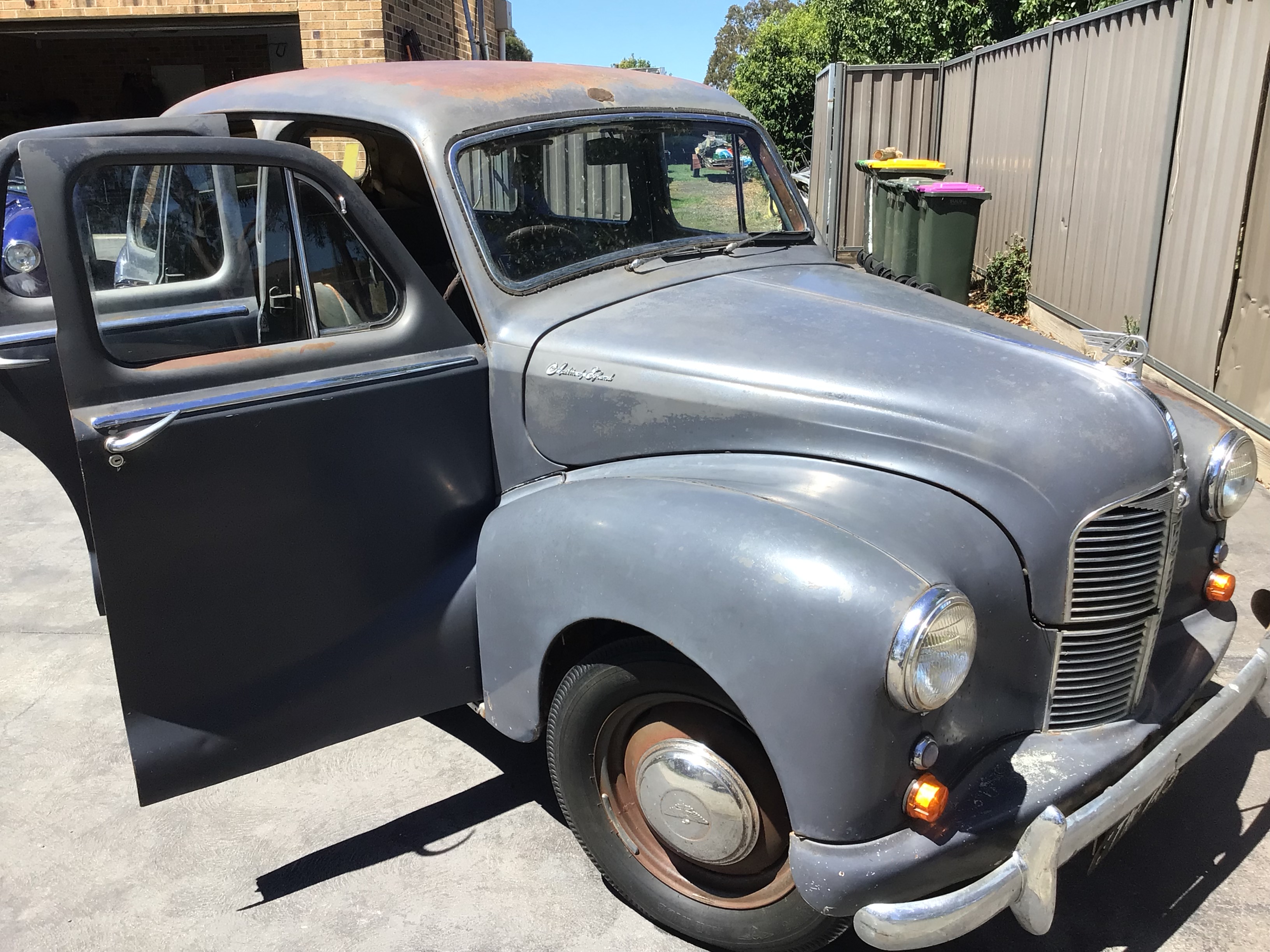 1958 AUSTIN OF ENGLAND A40 SEDAN