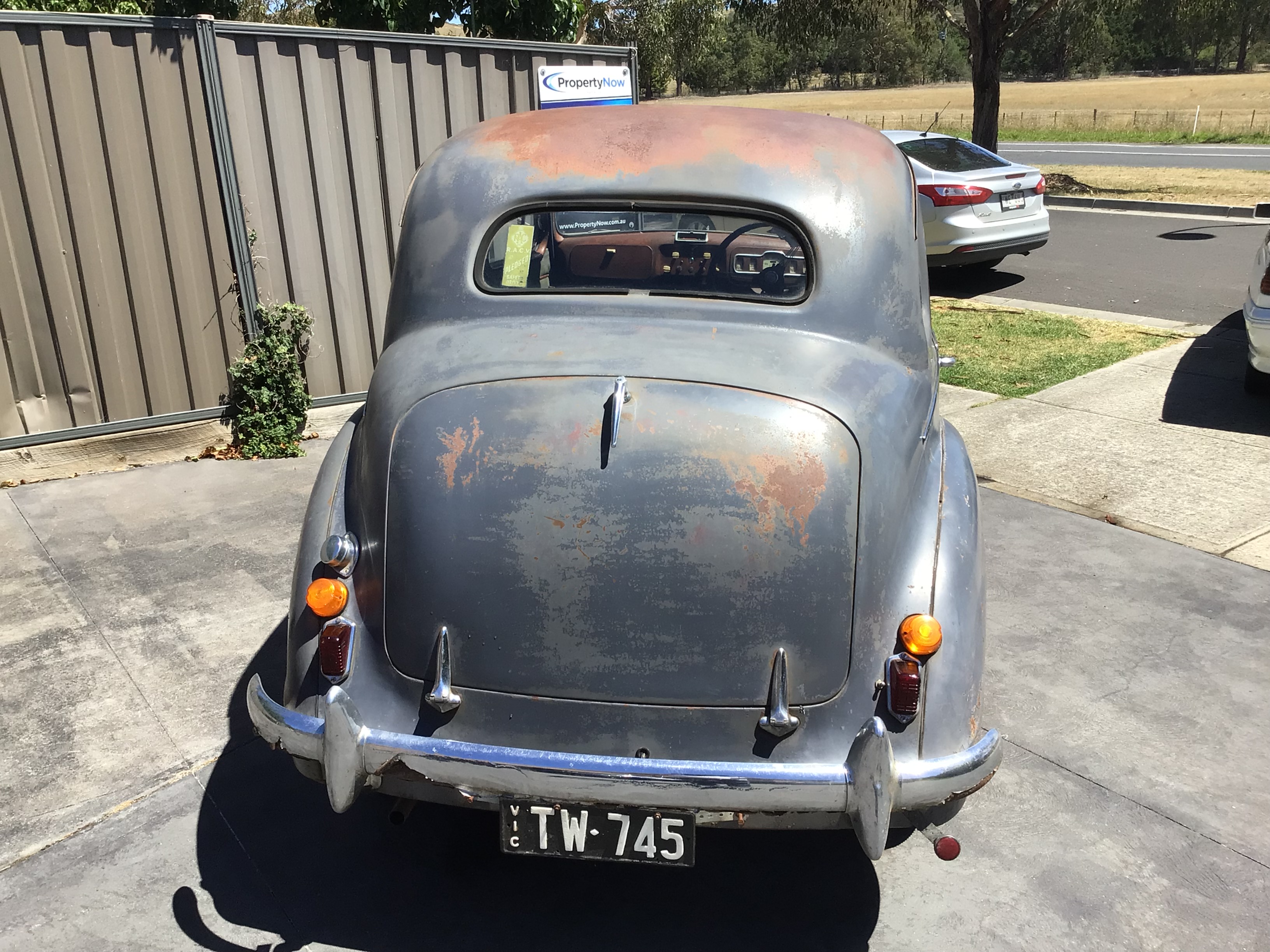1958 AUSTIN OF ENGLAND A40 SEDAN