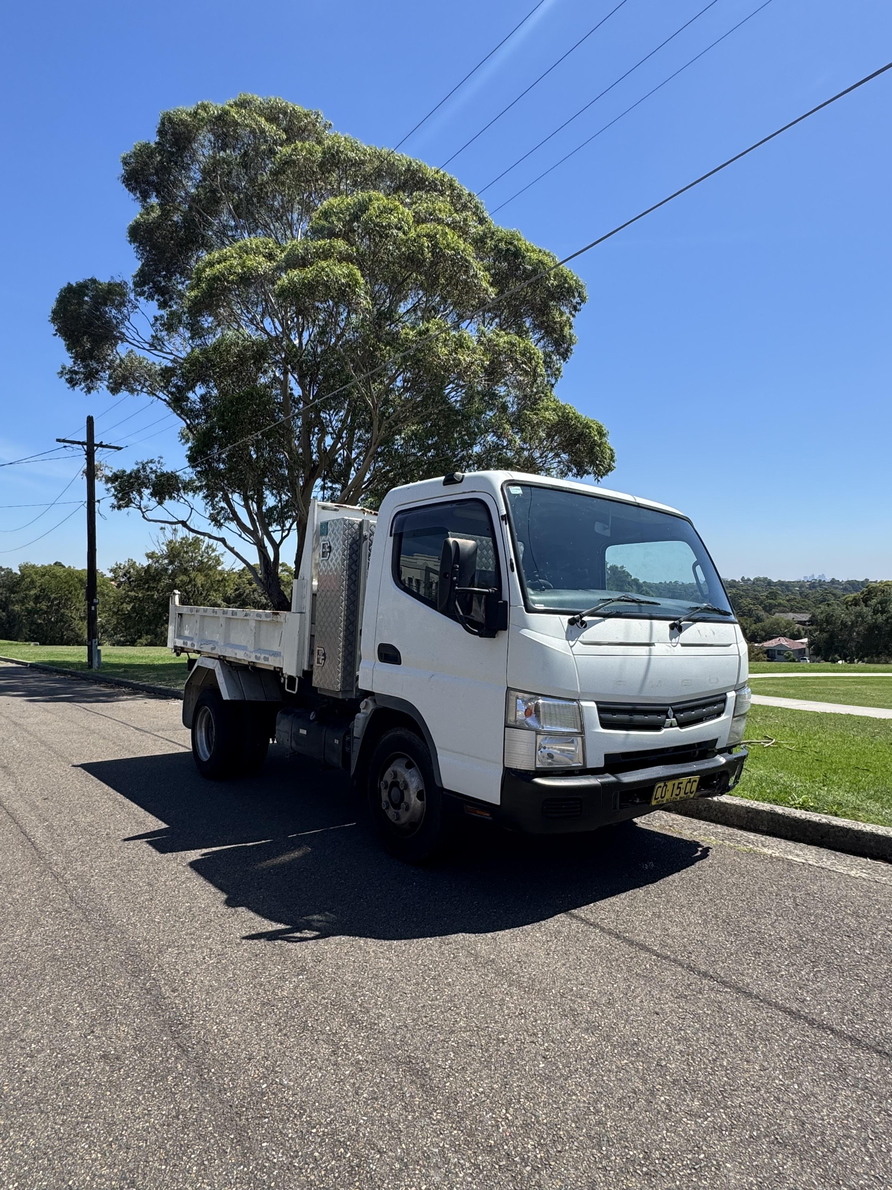 2013 MITSUBISHI FUSO CANTER FE 413 TIPPER