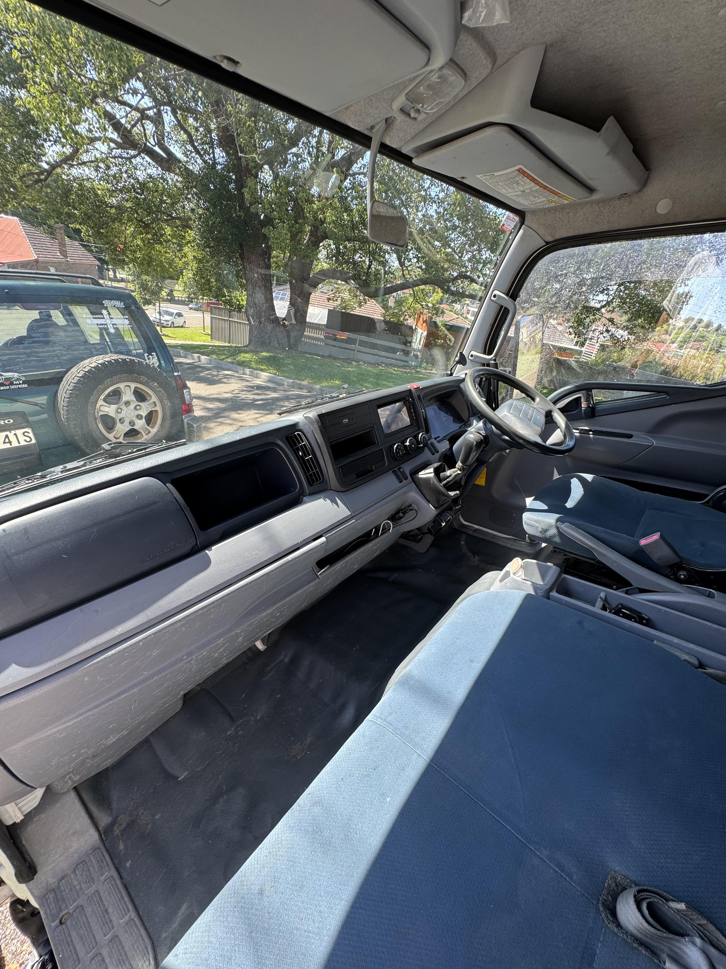 2013 MITSUBISHI FUSO CANTER FE 413 TIPPER