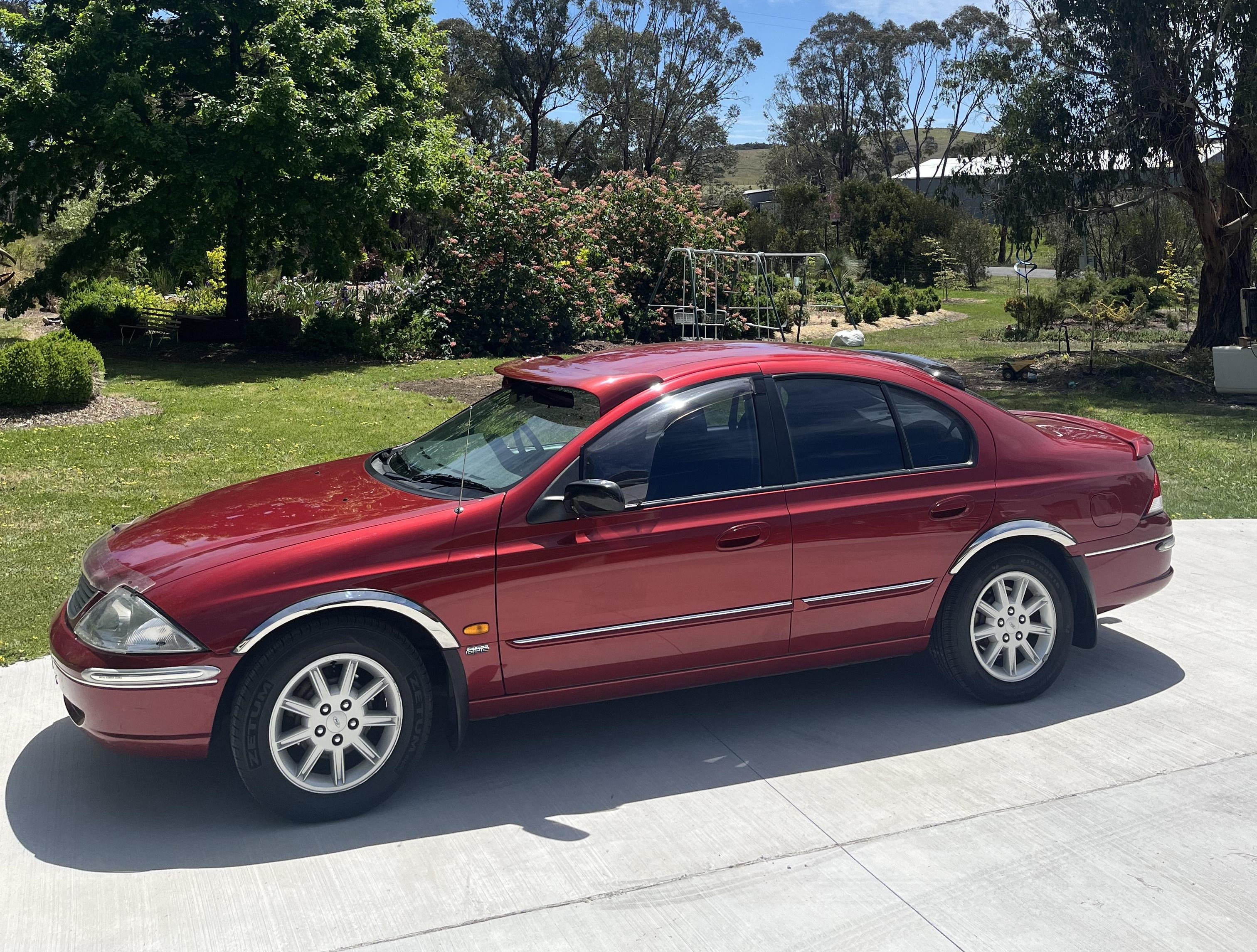 2000 FORD FUTURA AUII SEDAN