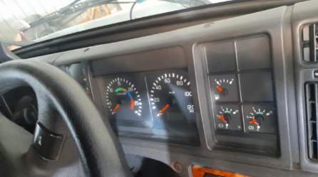 1999 VOLVO NH12 460 (6x4) 14 SP MANUAL P/MOVER