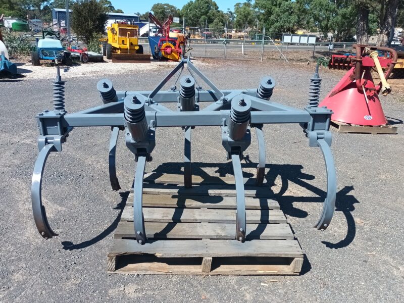 Massey Ferguson 7 Tyne Chisel Plough