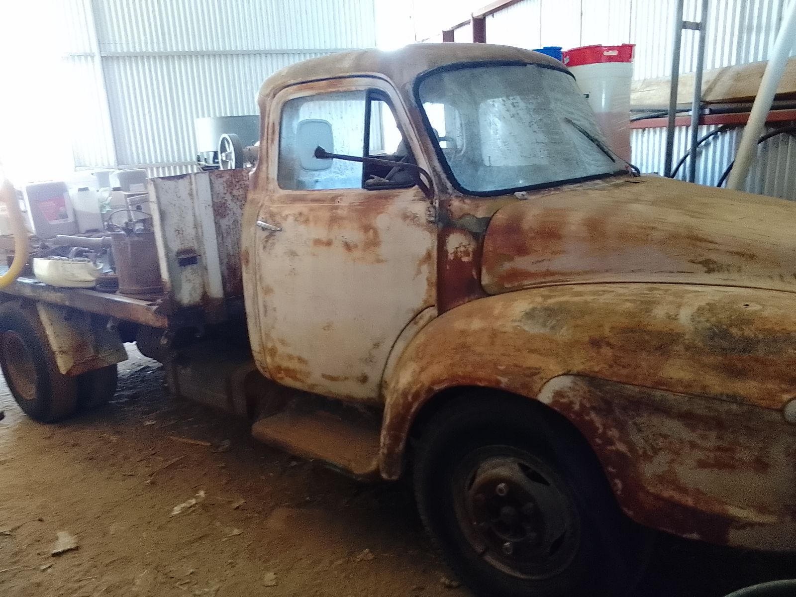 1970S BEDFORD TJ TRAY