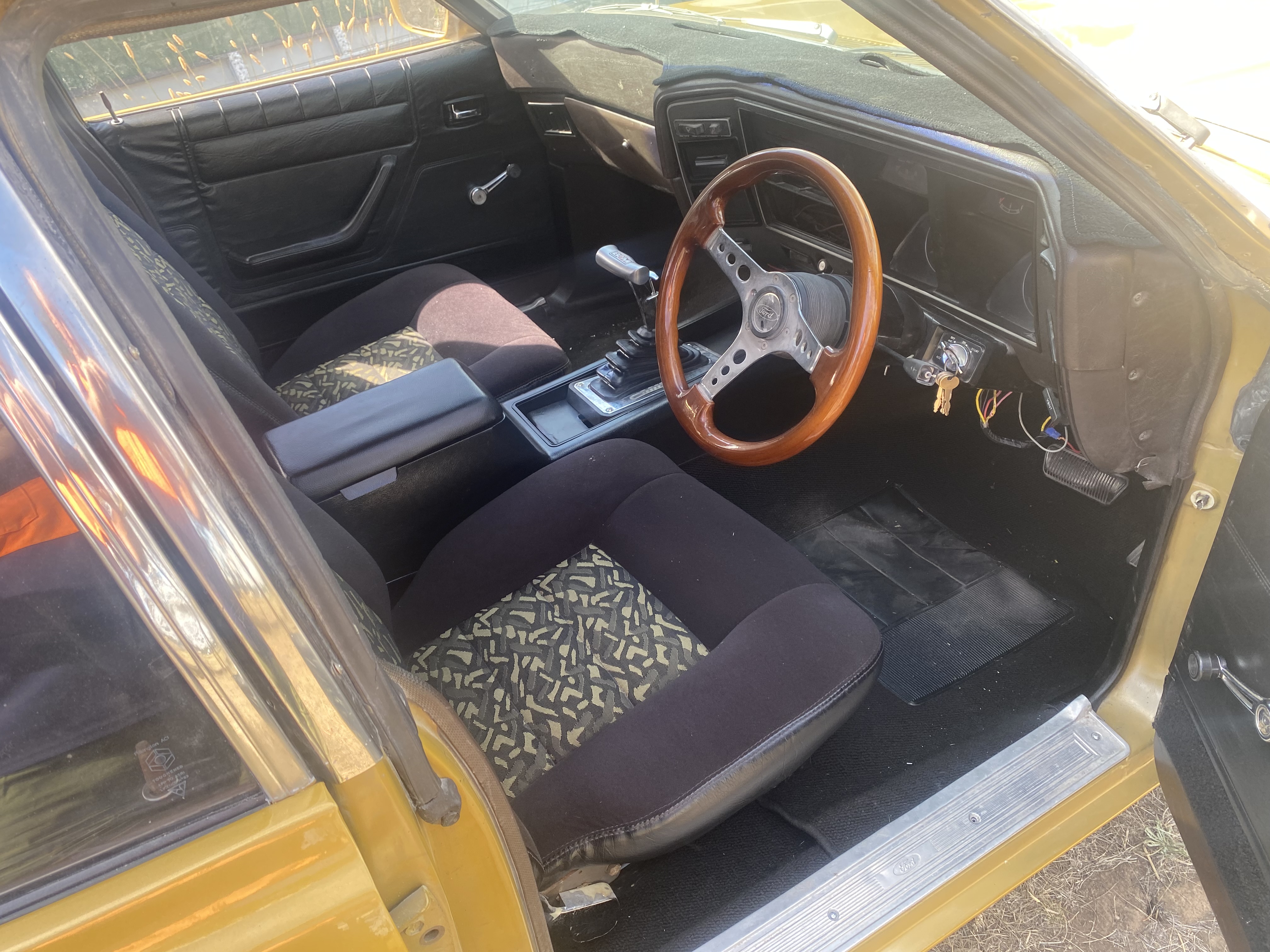 1975 FORD FALCON XB GS 3 SP AUTOMATIC SEDAN