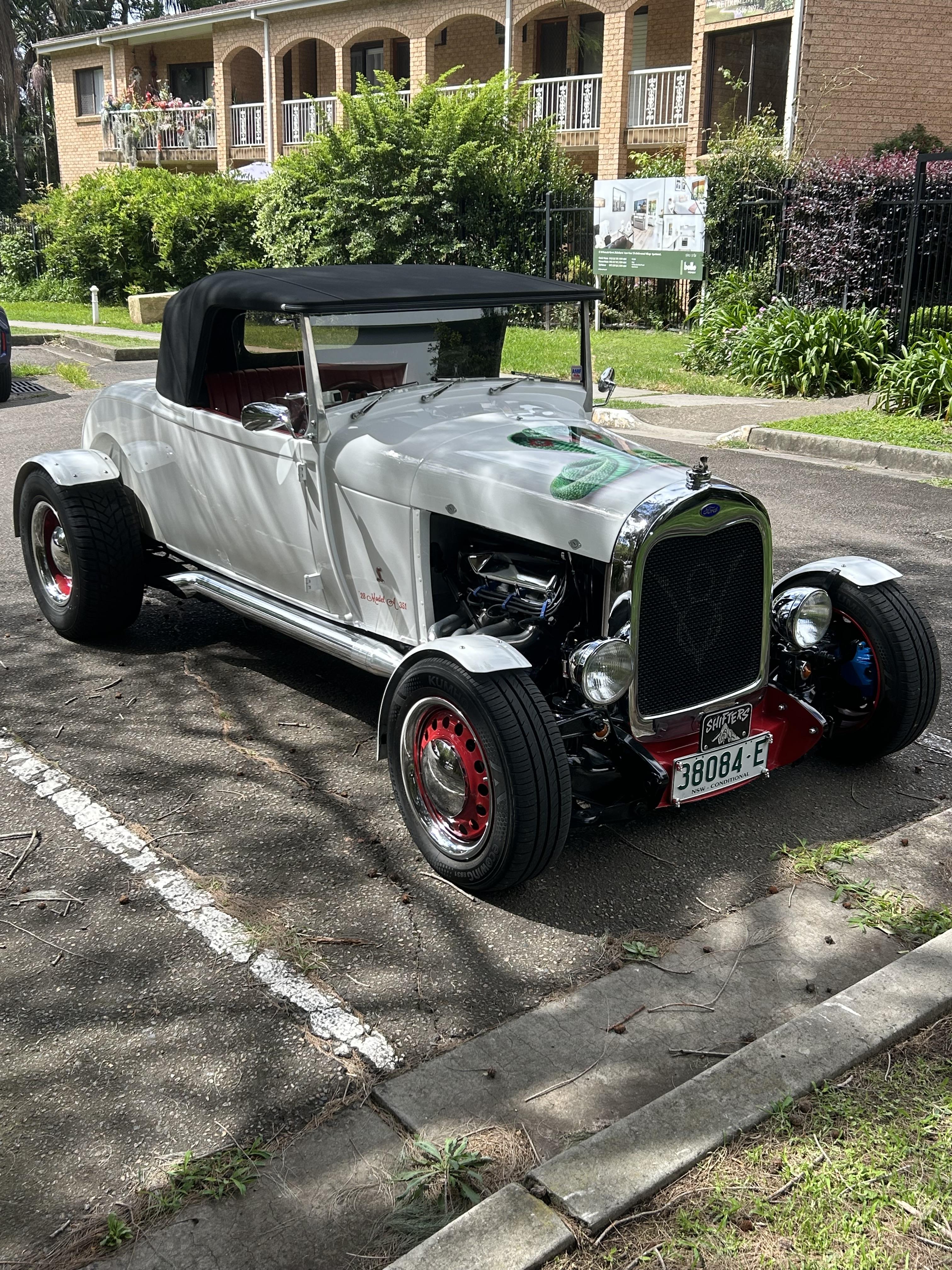 1928 FORD MODEL A ROADSTER HOT ROD
