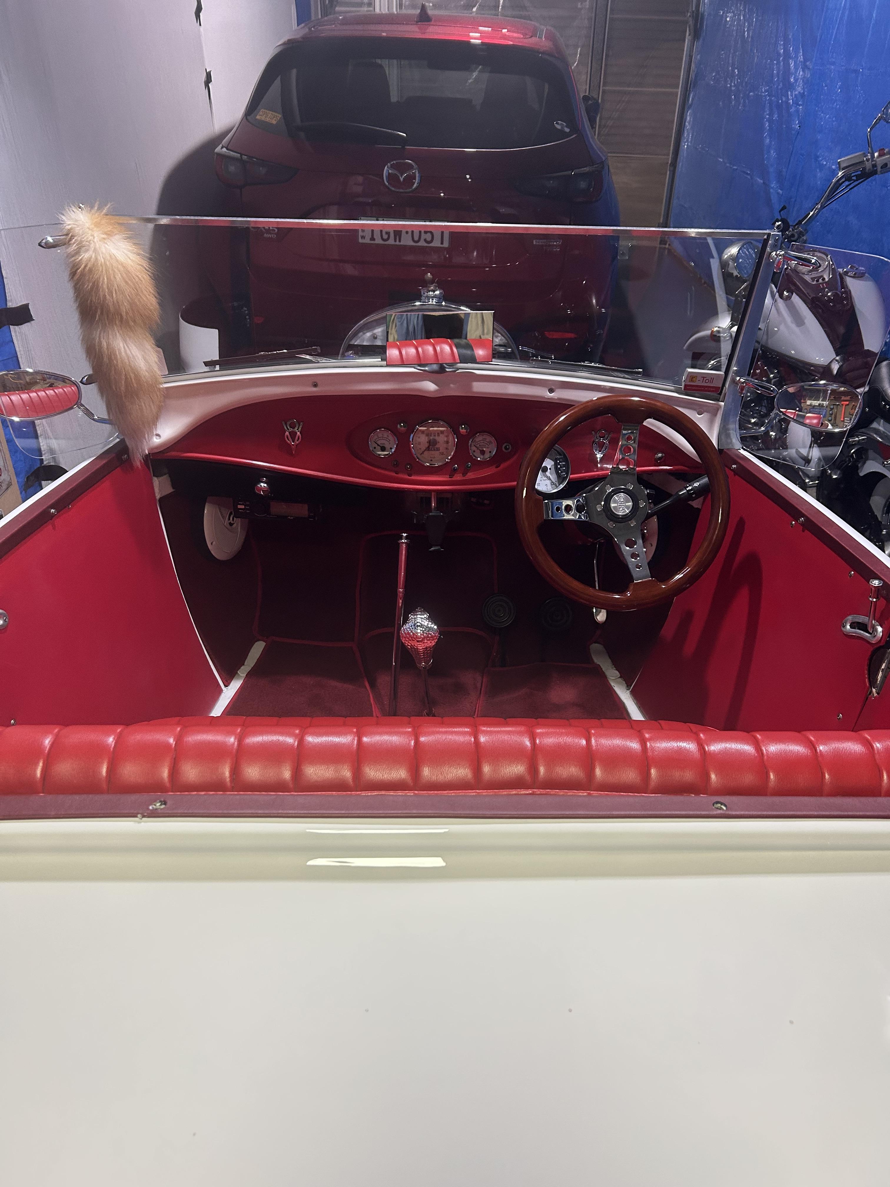 1928 FORD MODEL A ROADSTER HOT ROD