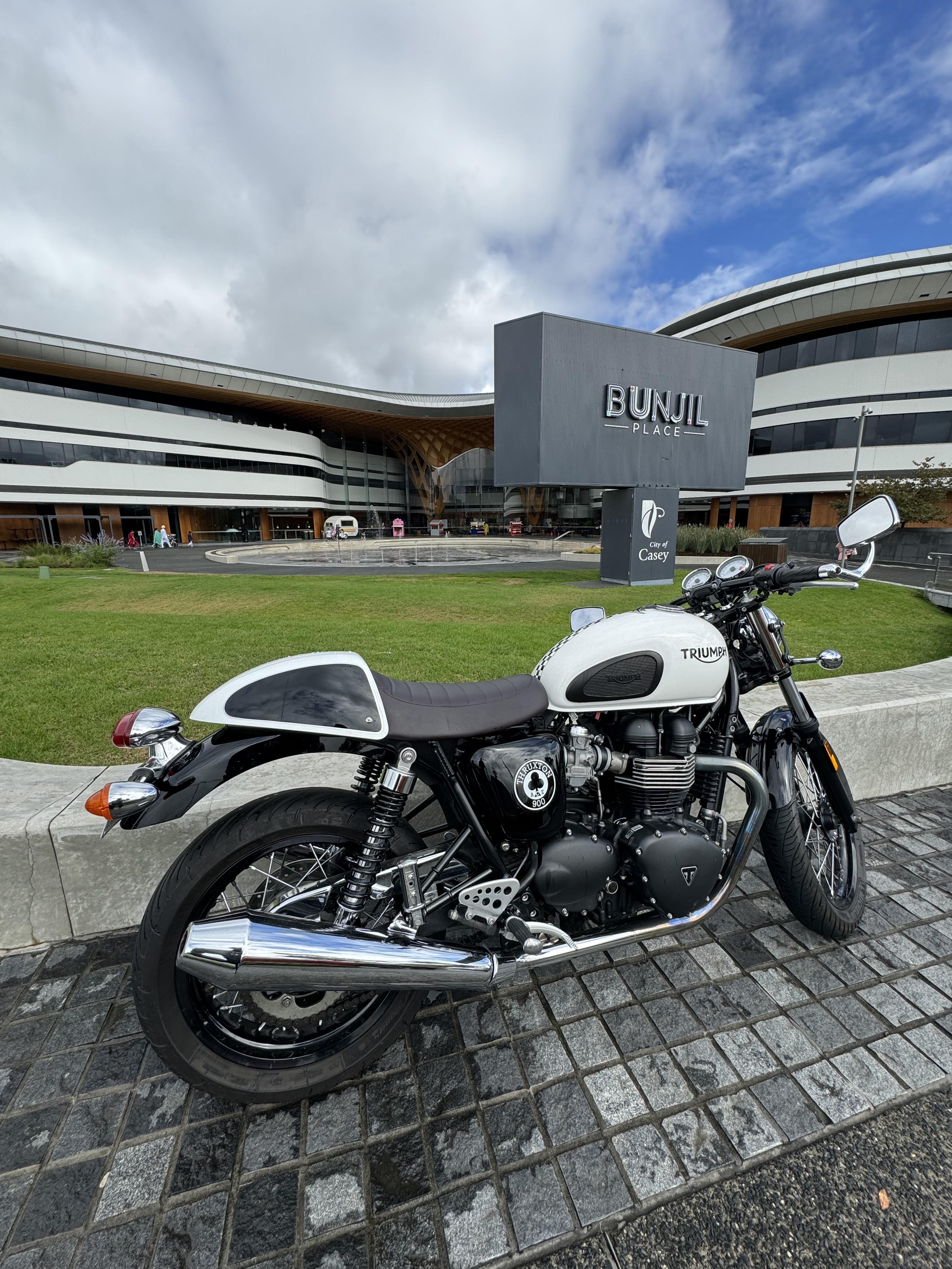 2014 TRIUMPH THRUXTON 900 ROAD