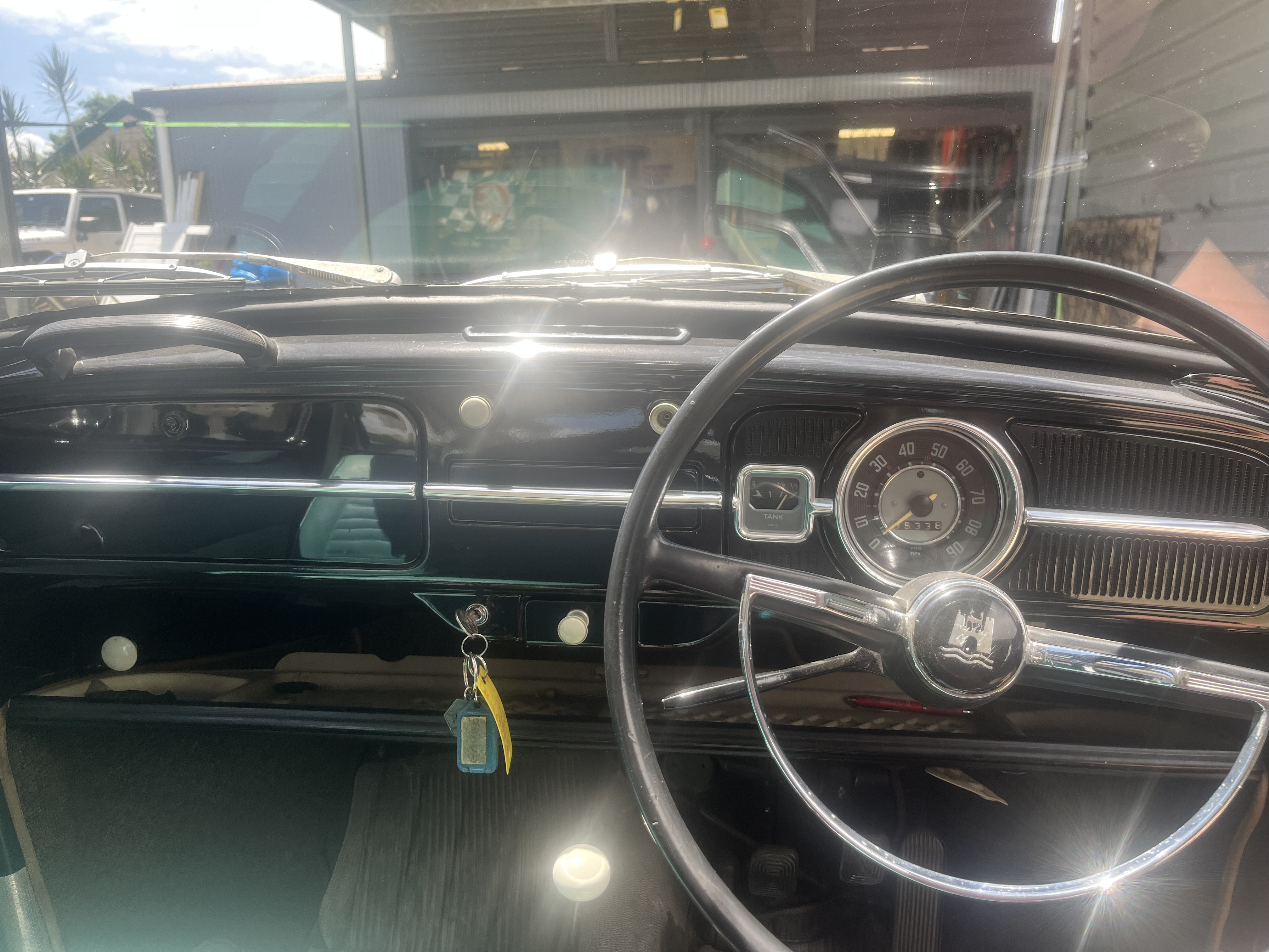 1966 VOLKSWAGEN 1300 (BEETLE) DELUXE 4 SP MANUAL 2D SEDAN
