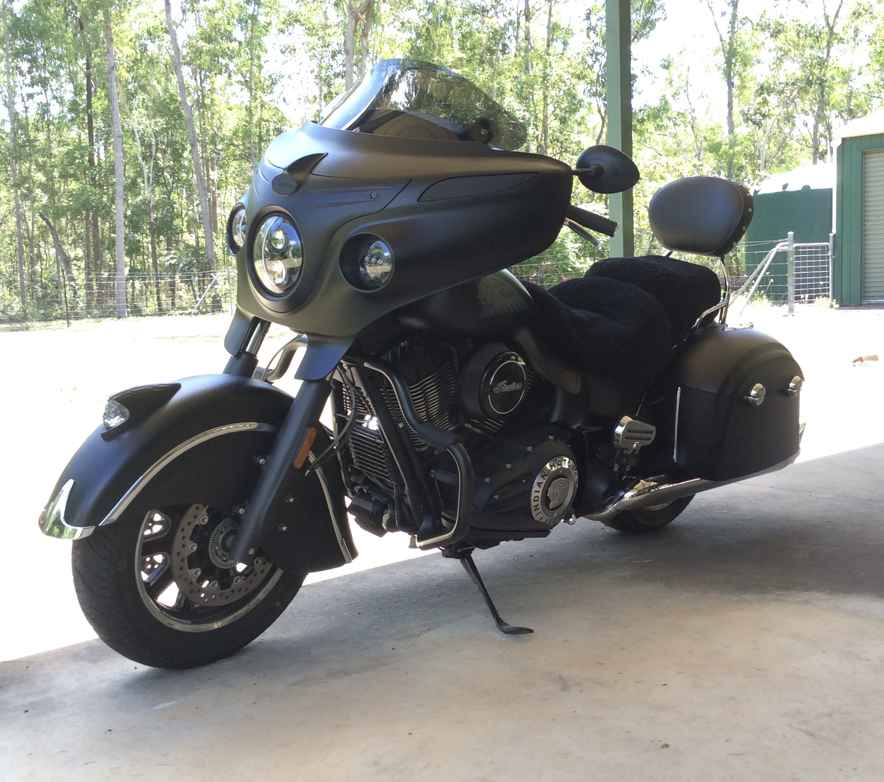 2017 INDIAN CHIEFTAIN DARK HORSE CRUISER