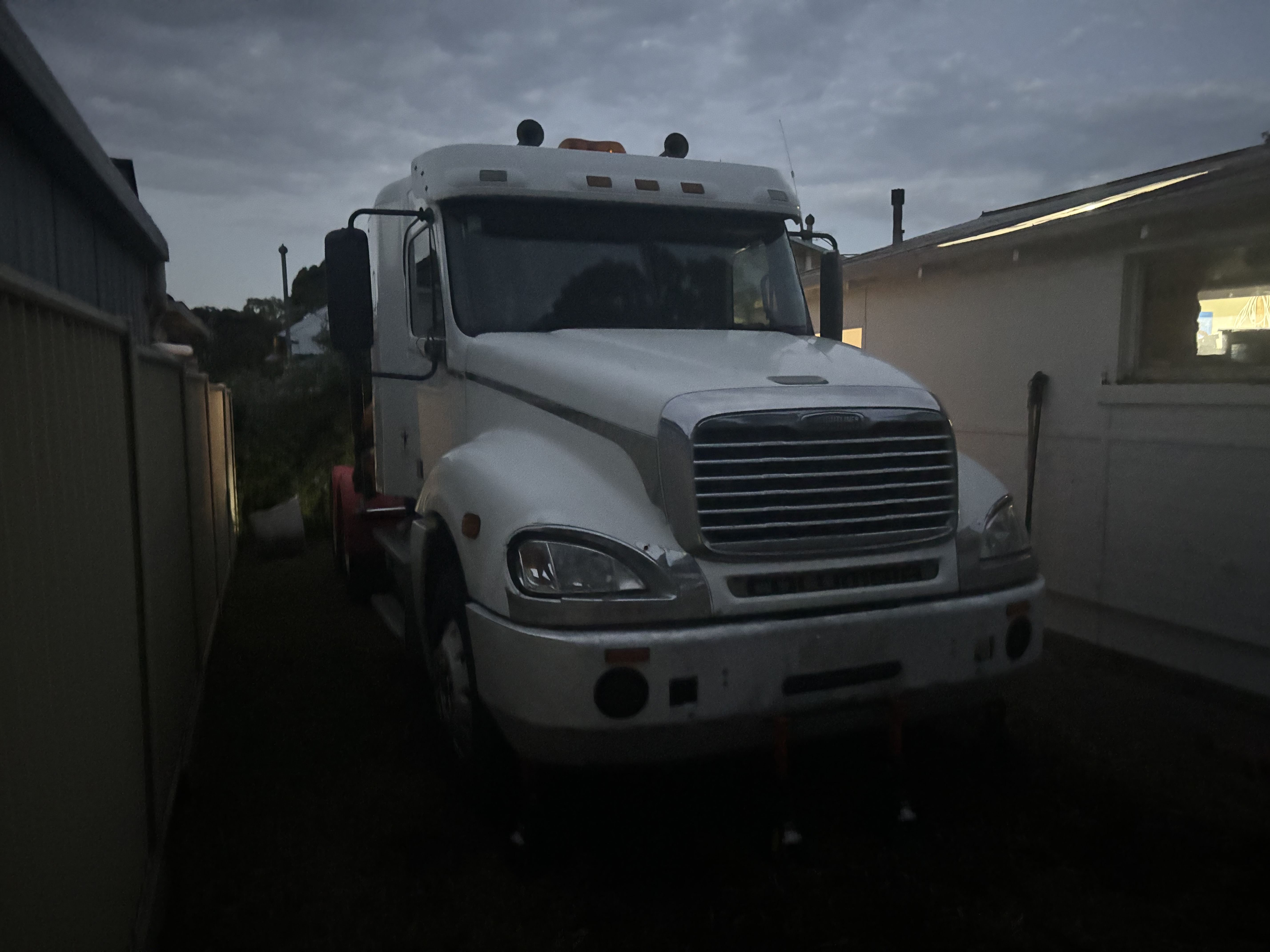 2007 FREIGHTLINER CL 120