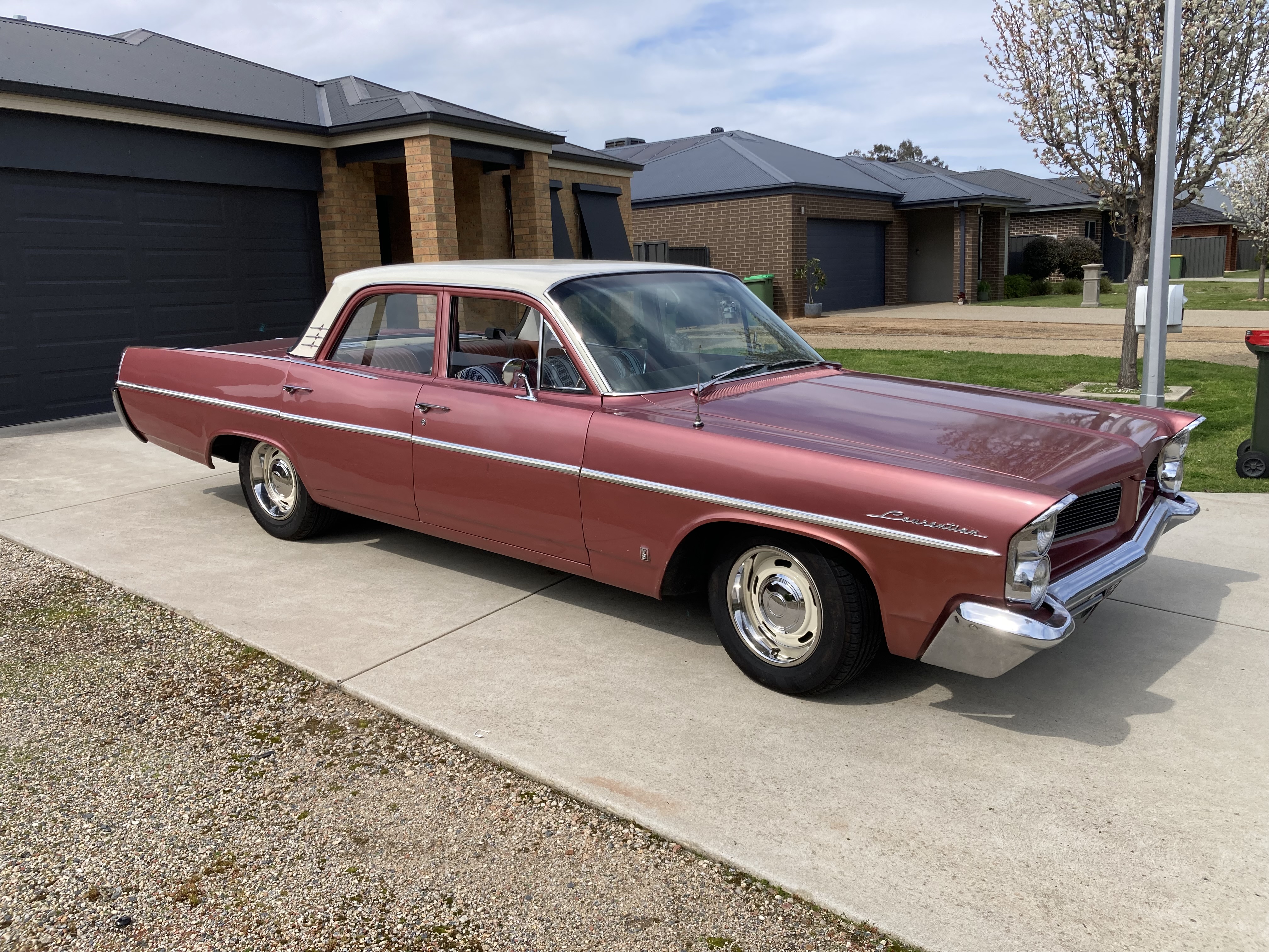 1963 PONTIAC LAURENTIAN 4D SEDAN