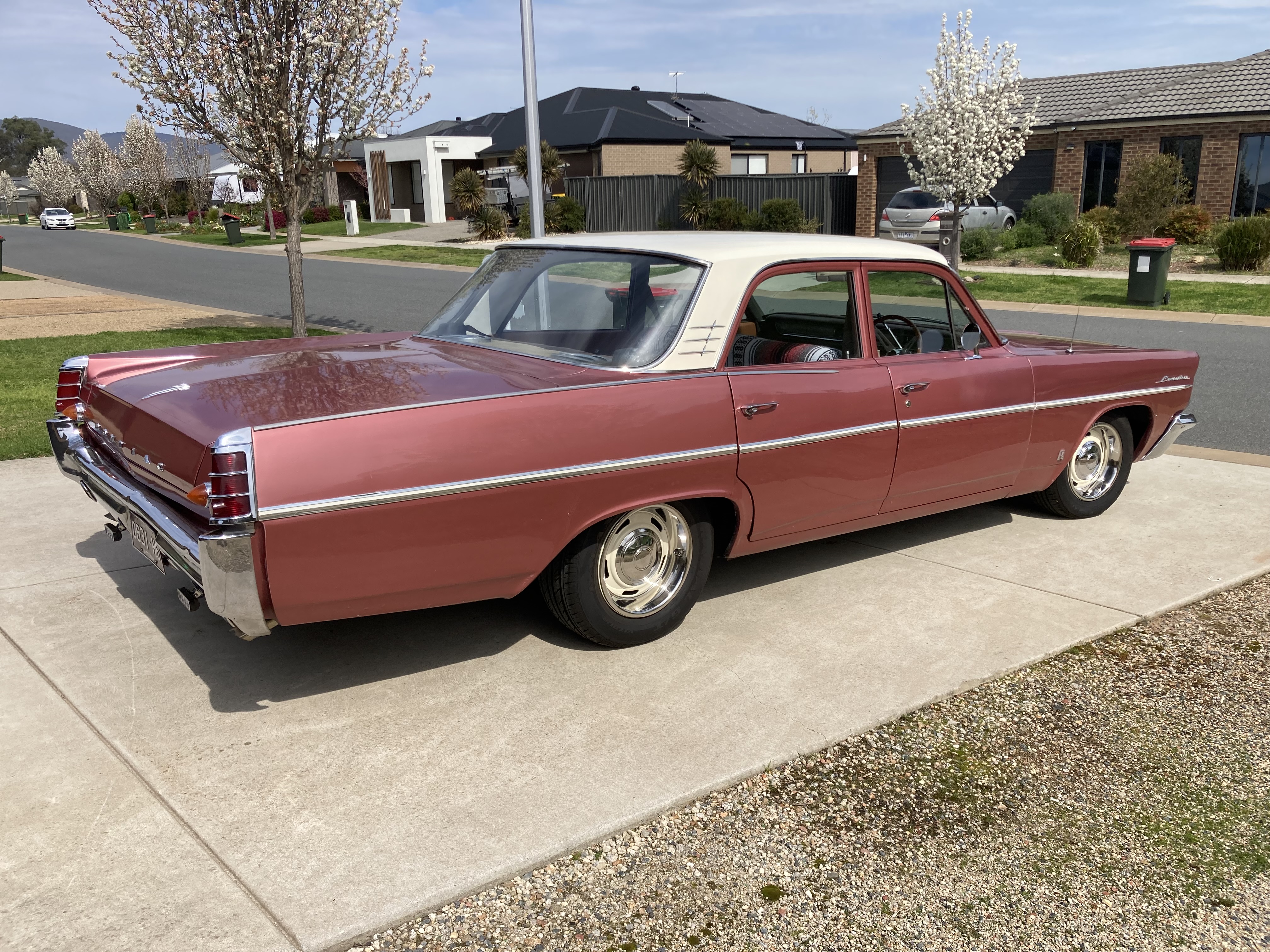 1963 PONTIAC LAURENTIAN 4D SEDAN