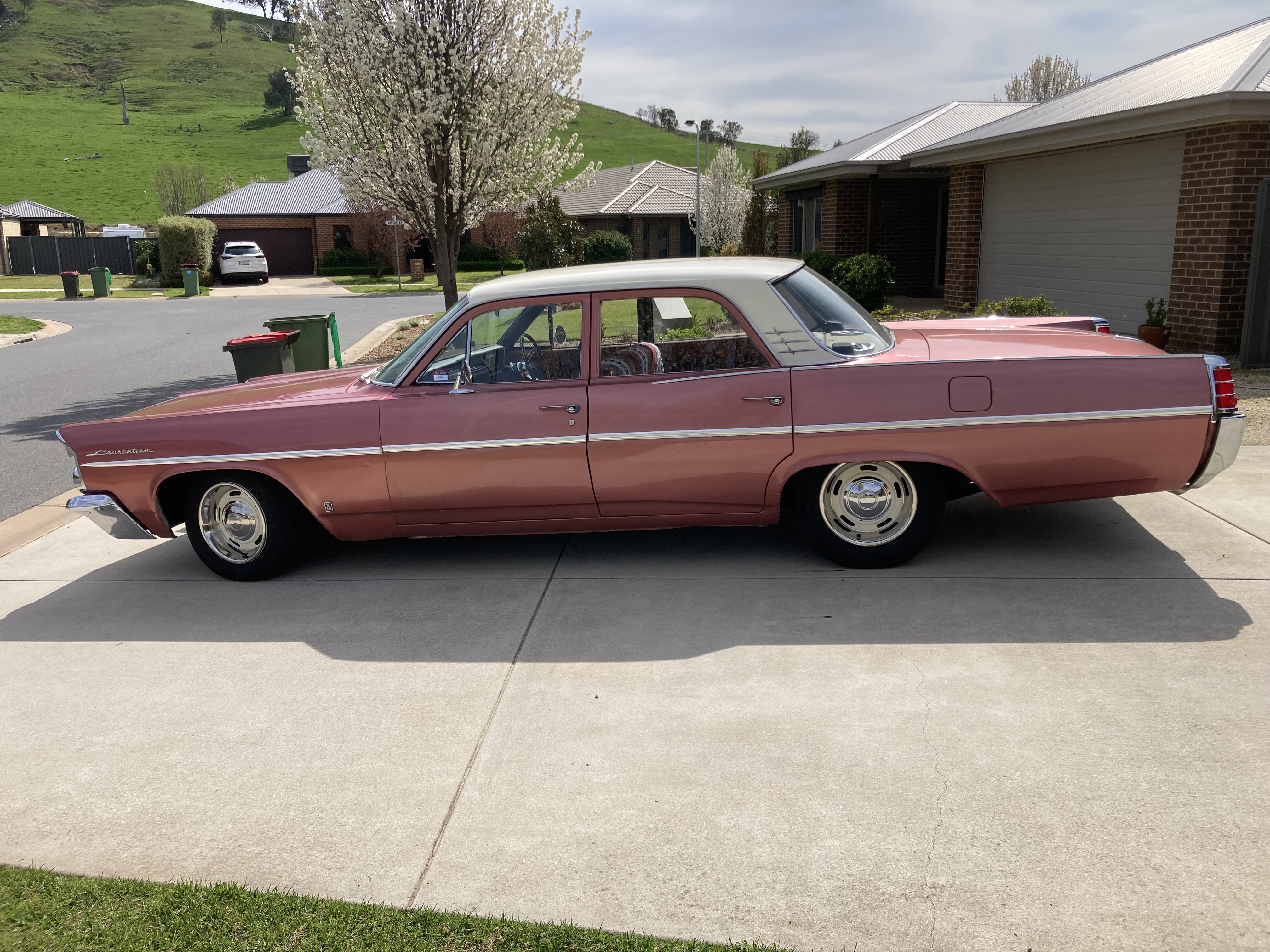 1963 PONTIAC LAURENTIAN 4D SEDAN