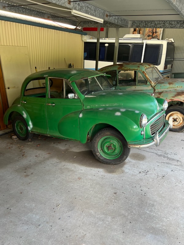 1954 MORRIS MINOR SERIES II SEDAN