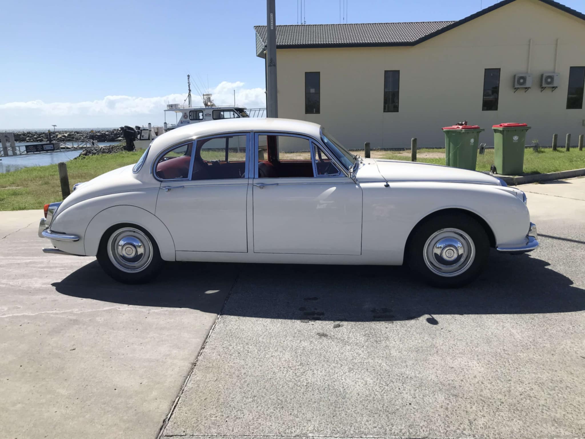 1968 DAIMLER V250 SEDAN