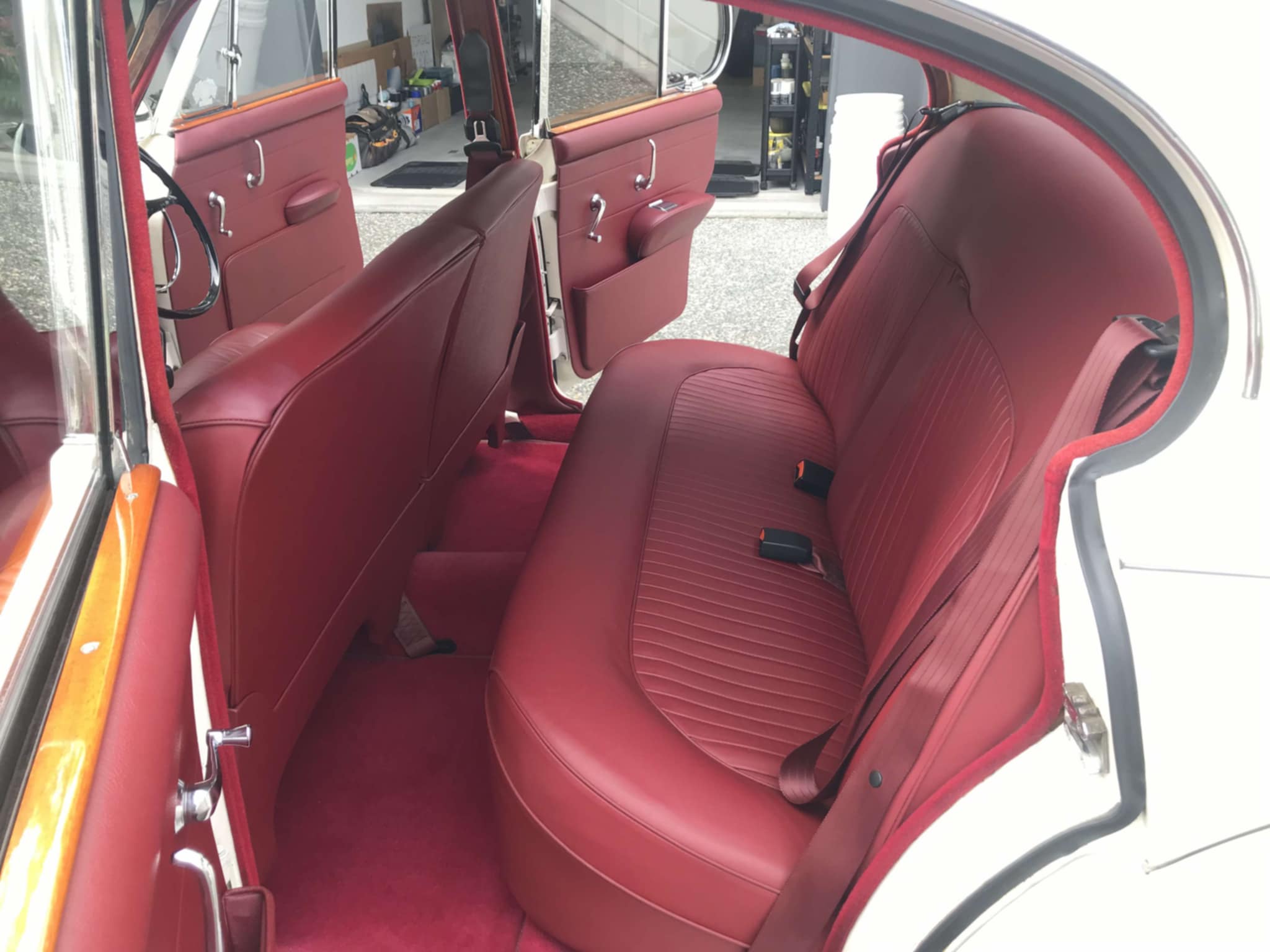 1968 DAIMLER V250 SEDAN