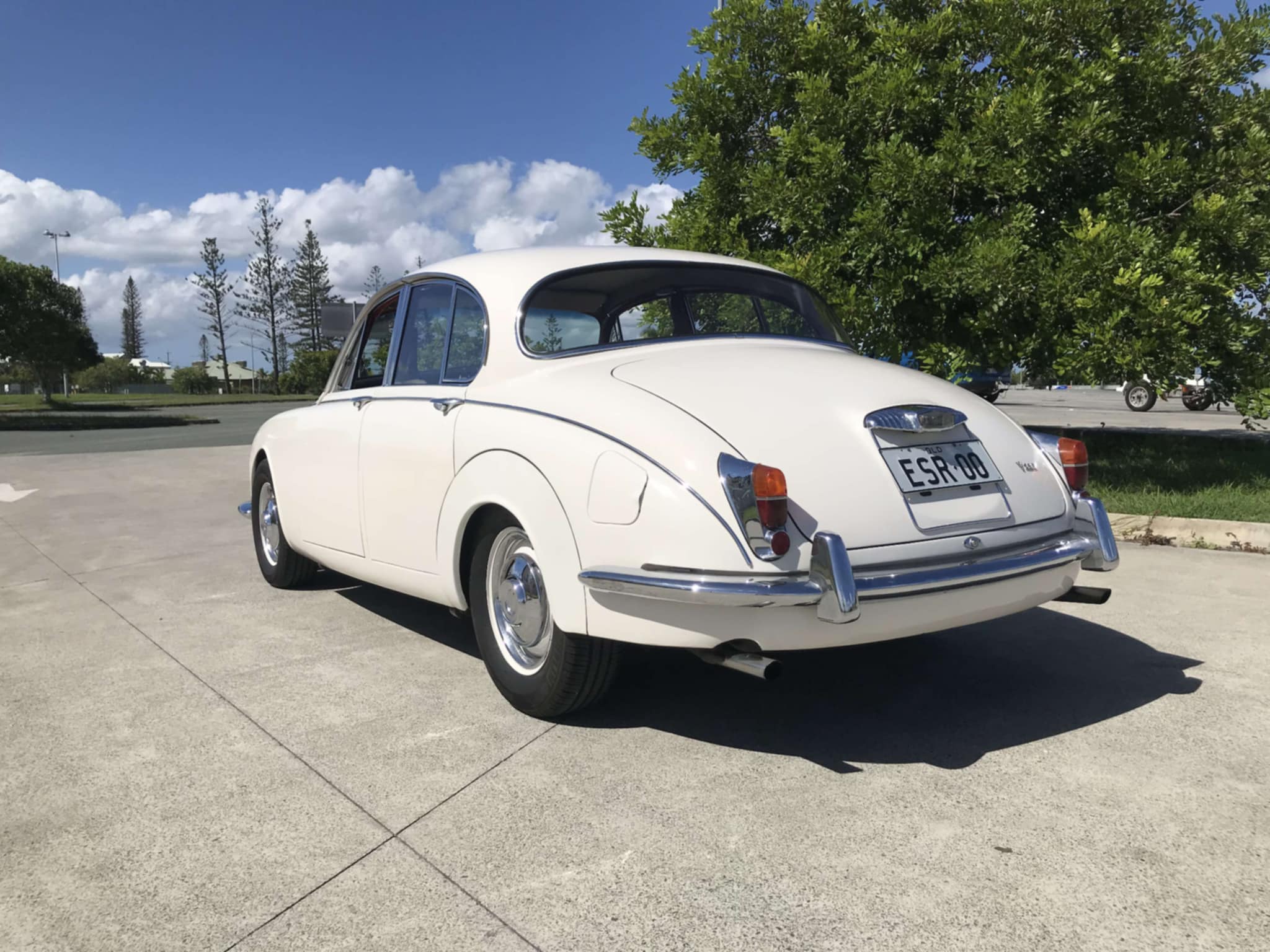 1968 DAIMLER V250 SEDAN