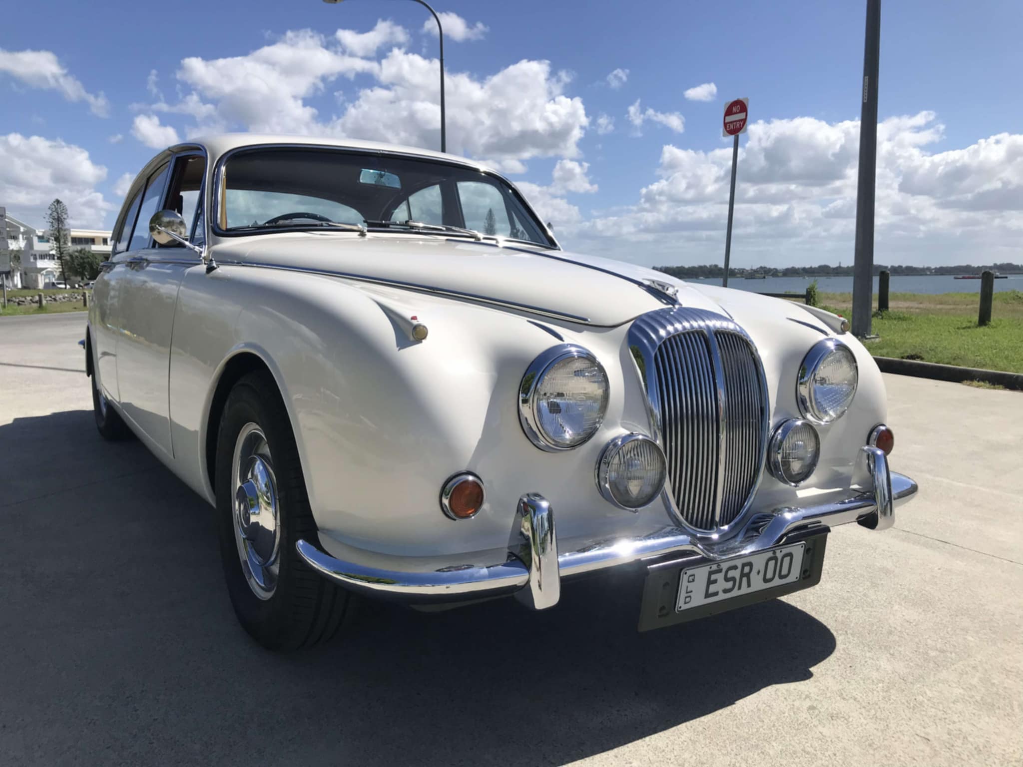 1968 DAIMLER V250 SEDAN