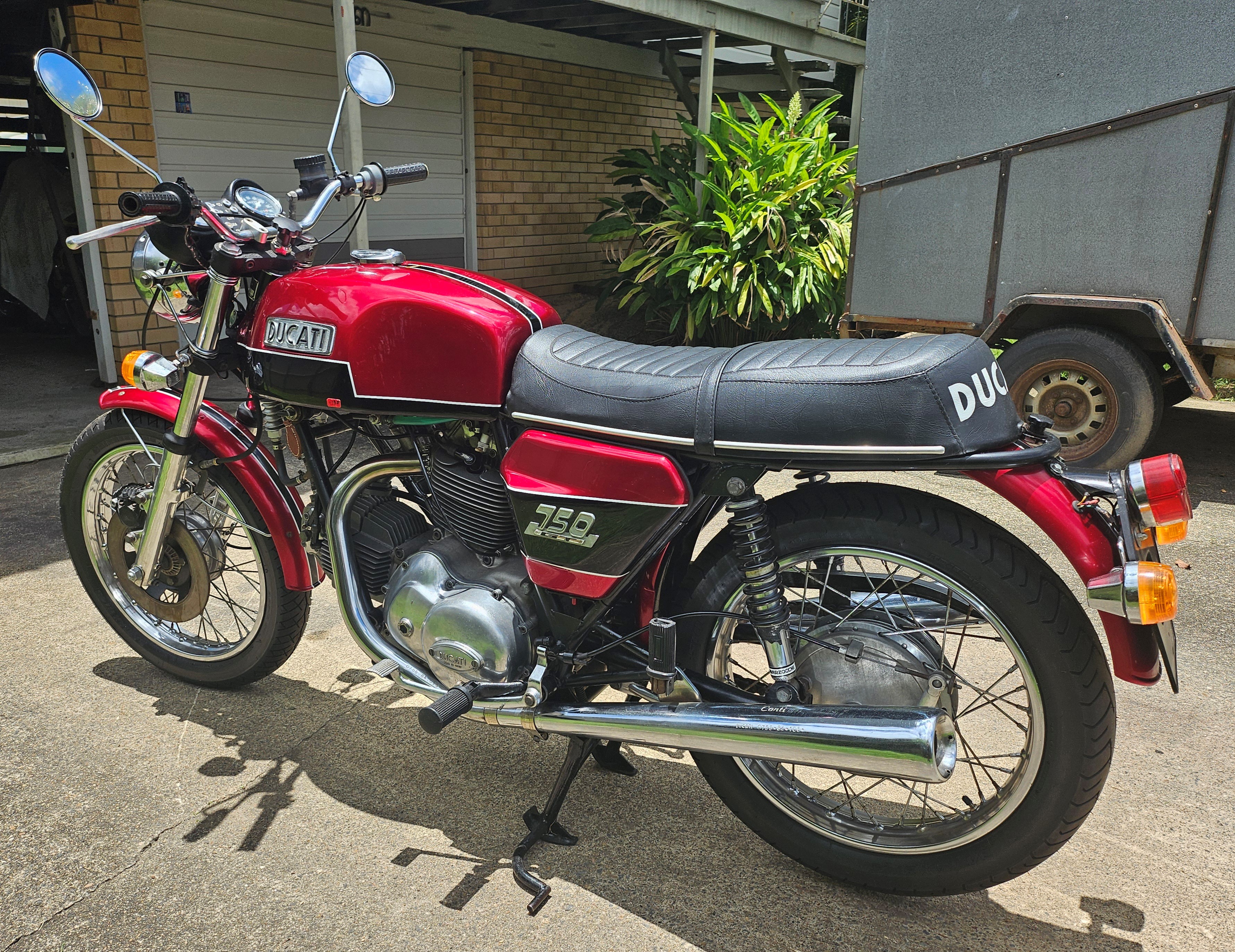 1978 DUCATI GT750 ROAD