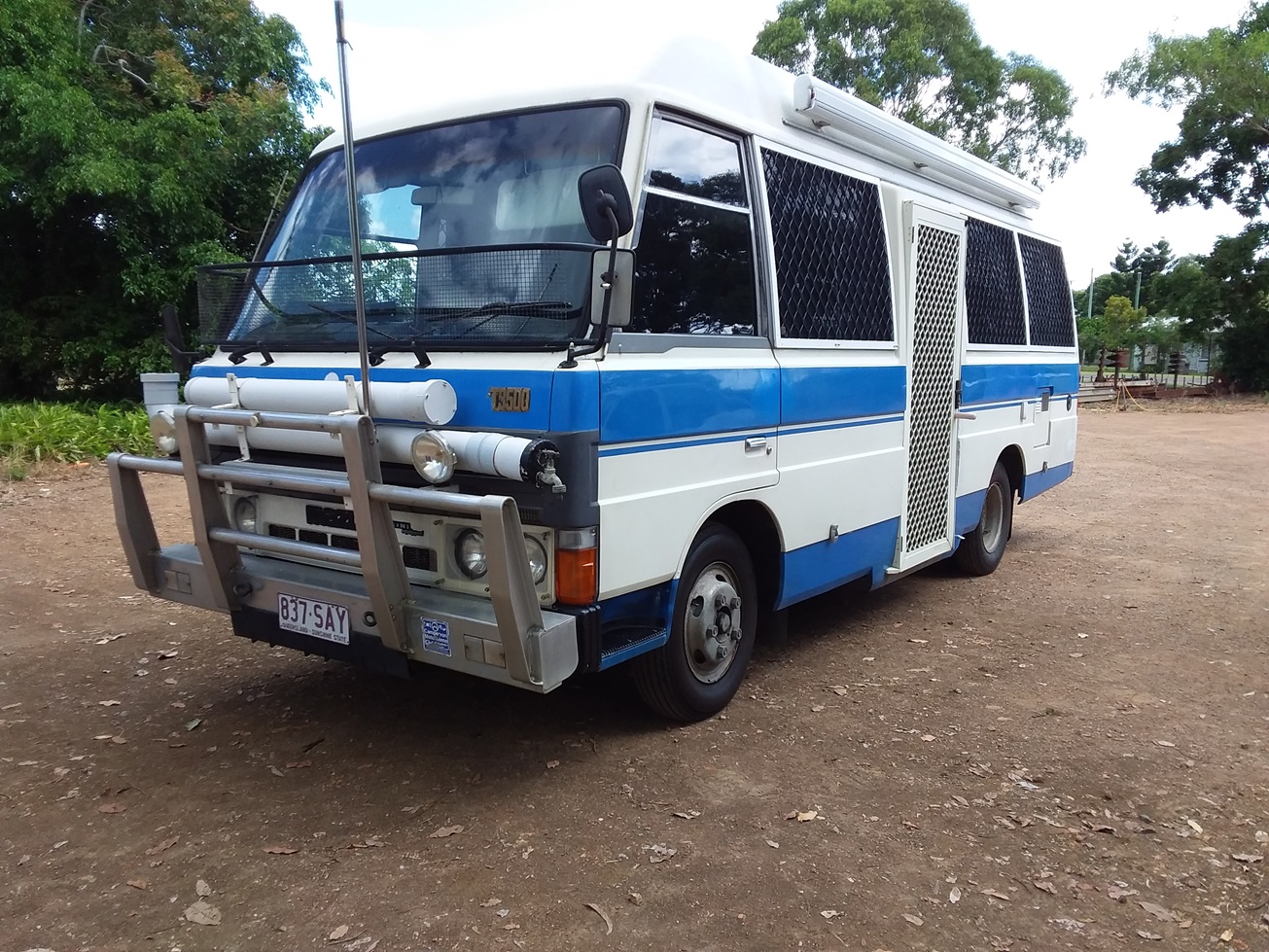 1987 MAZDA T3500 CAMPERVAN
