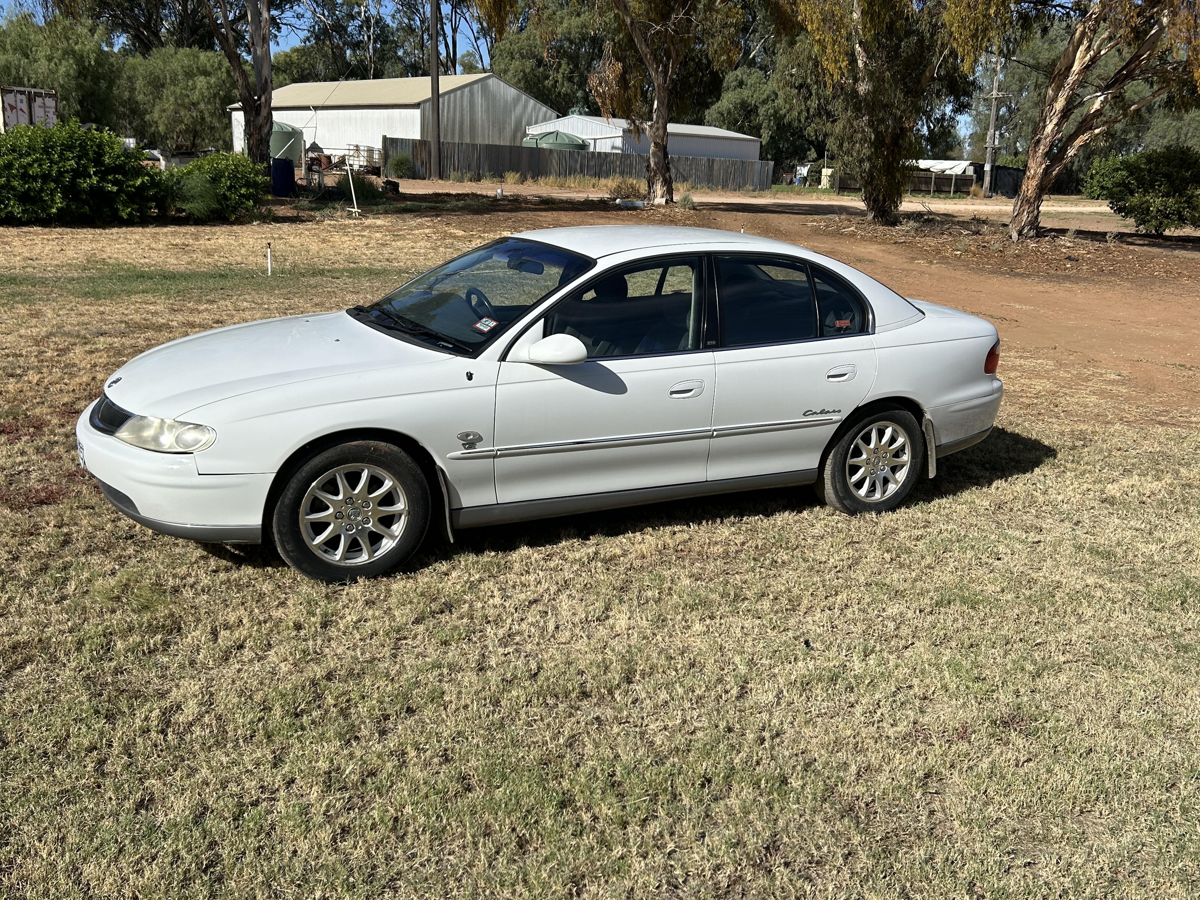2000 HOLDEN CALAIS VTII 4 SP AUTOMATIC 4D SEDAN